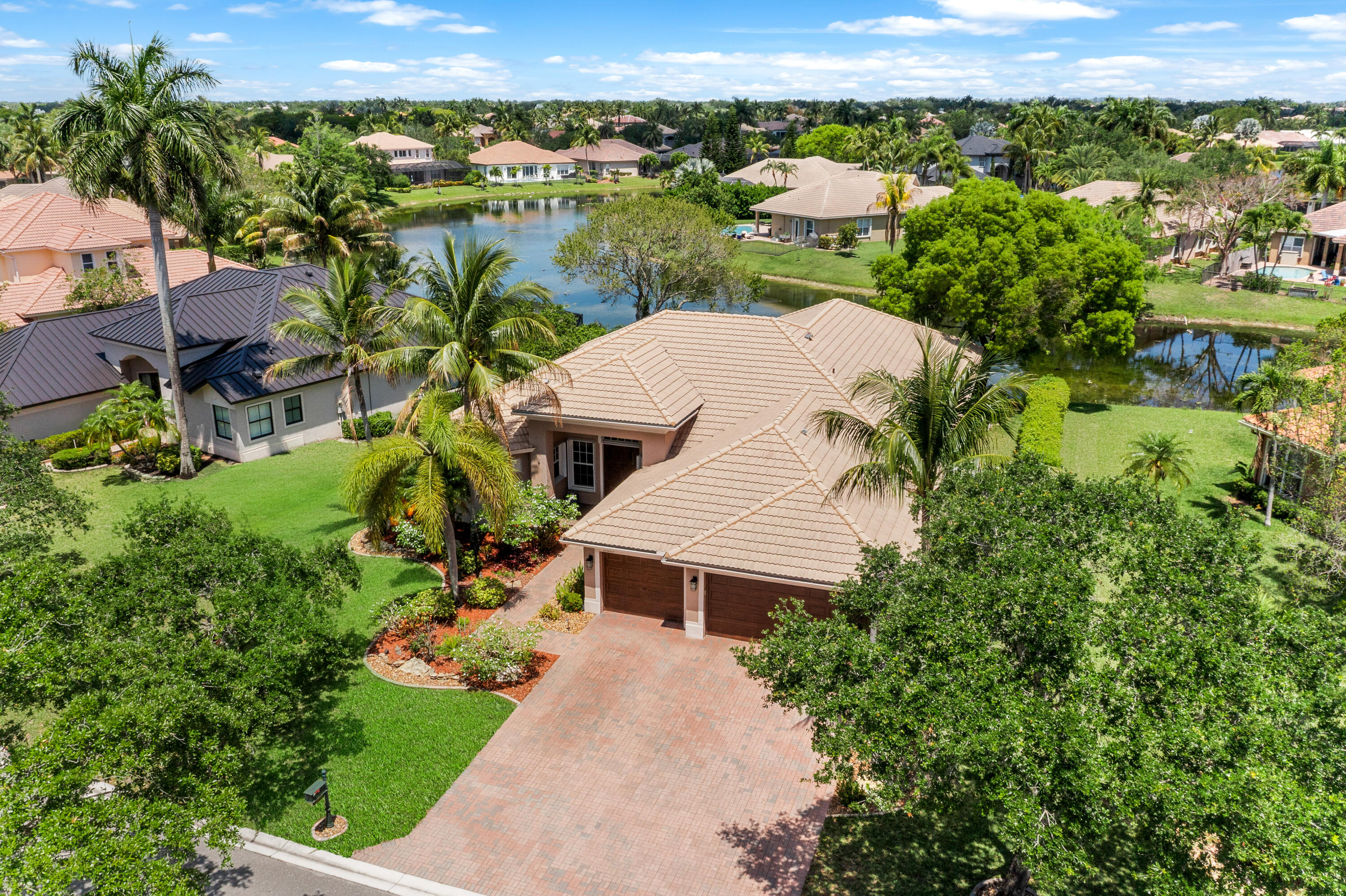 PARKLAND ISLES - Residential