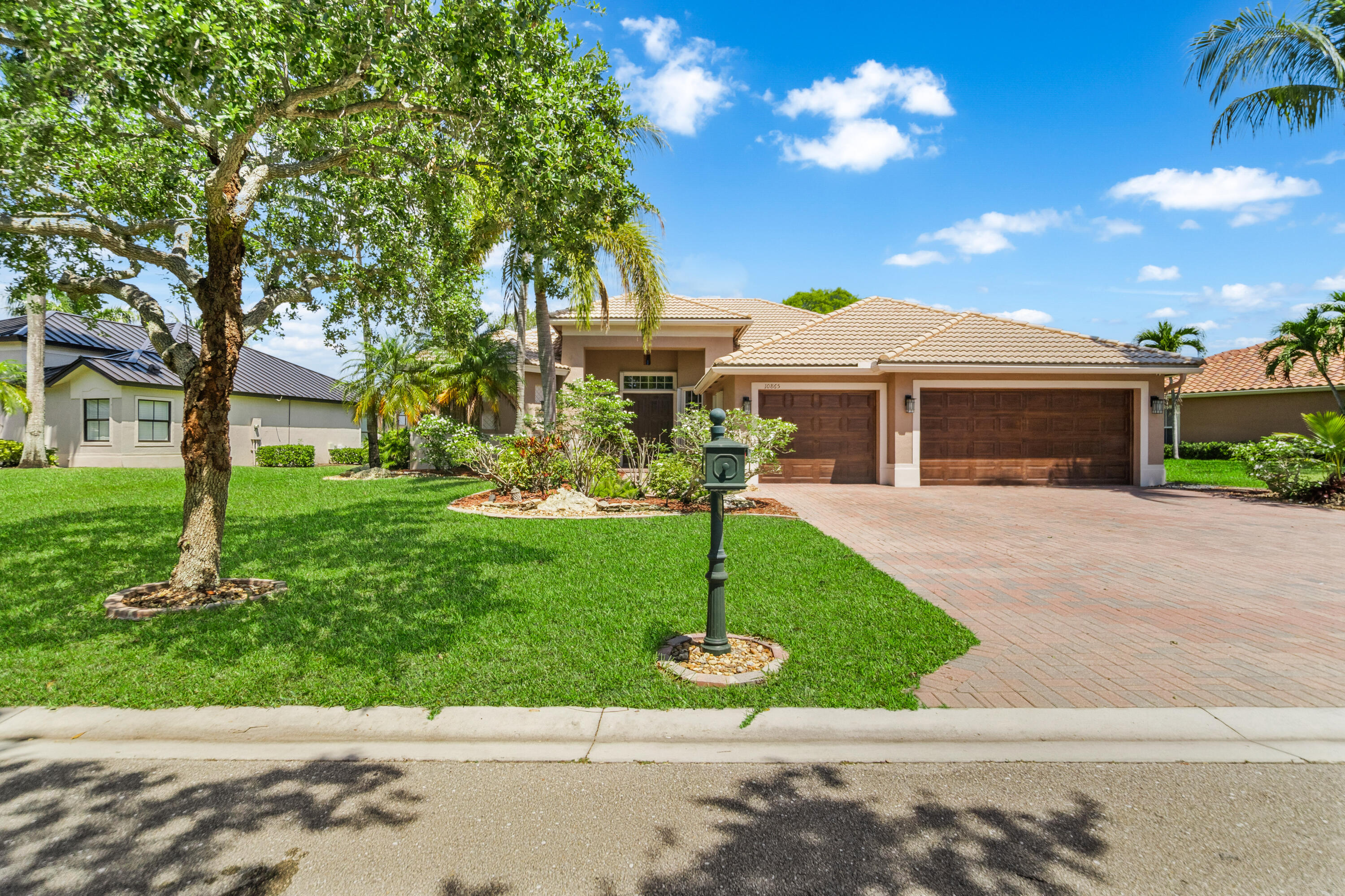 PARKLAND ISLES - Residential