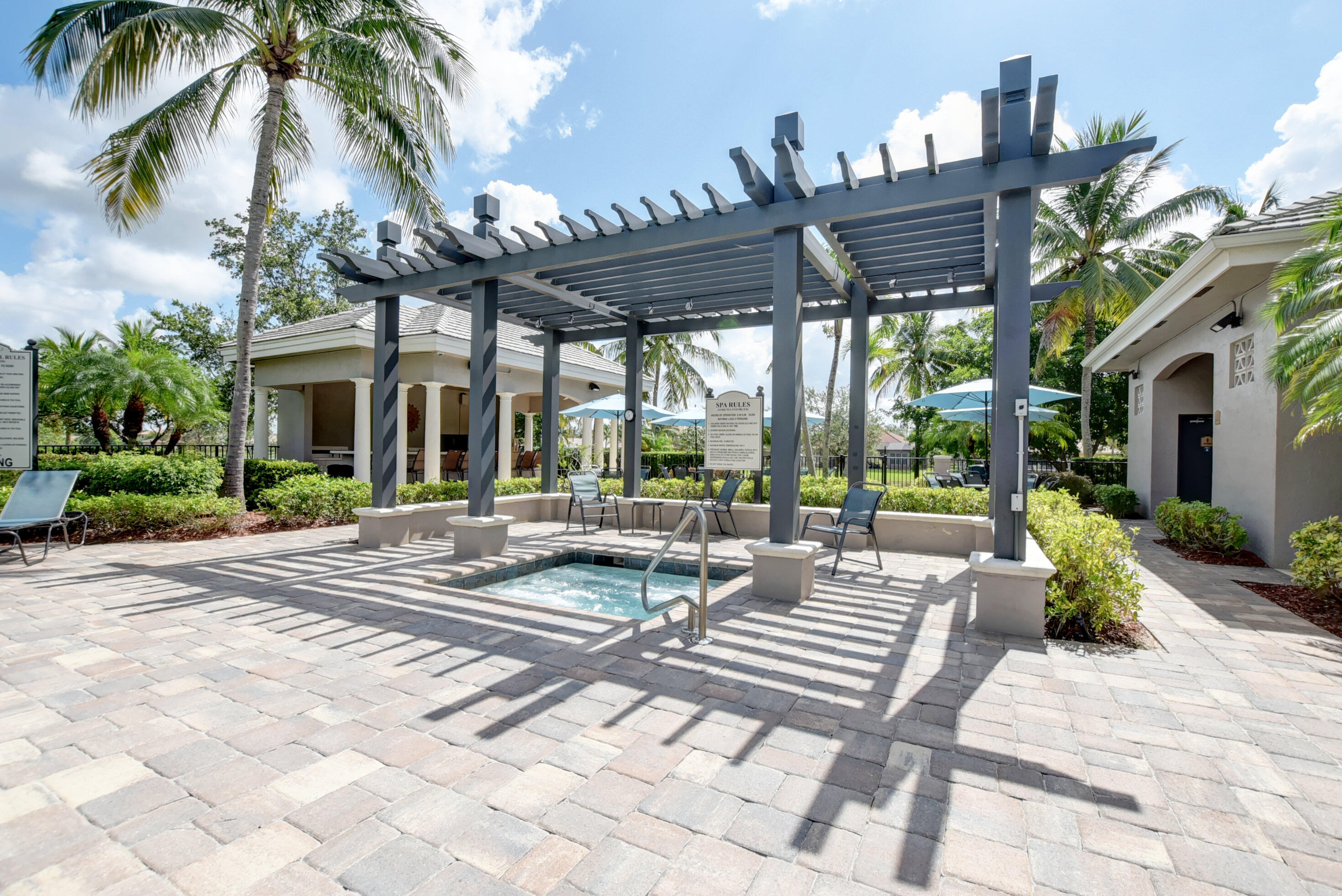 PARKLAND ISLES - Residential