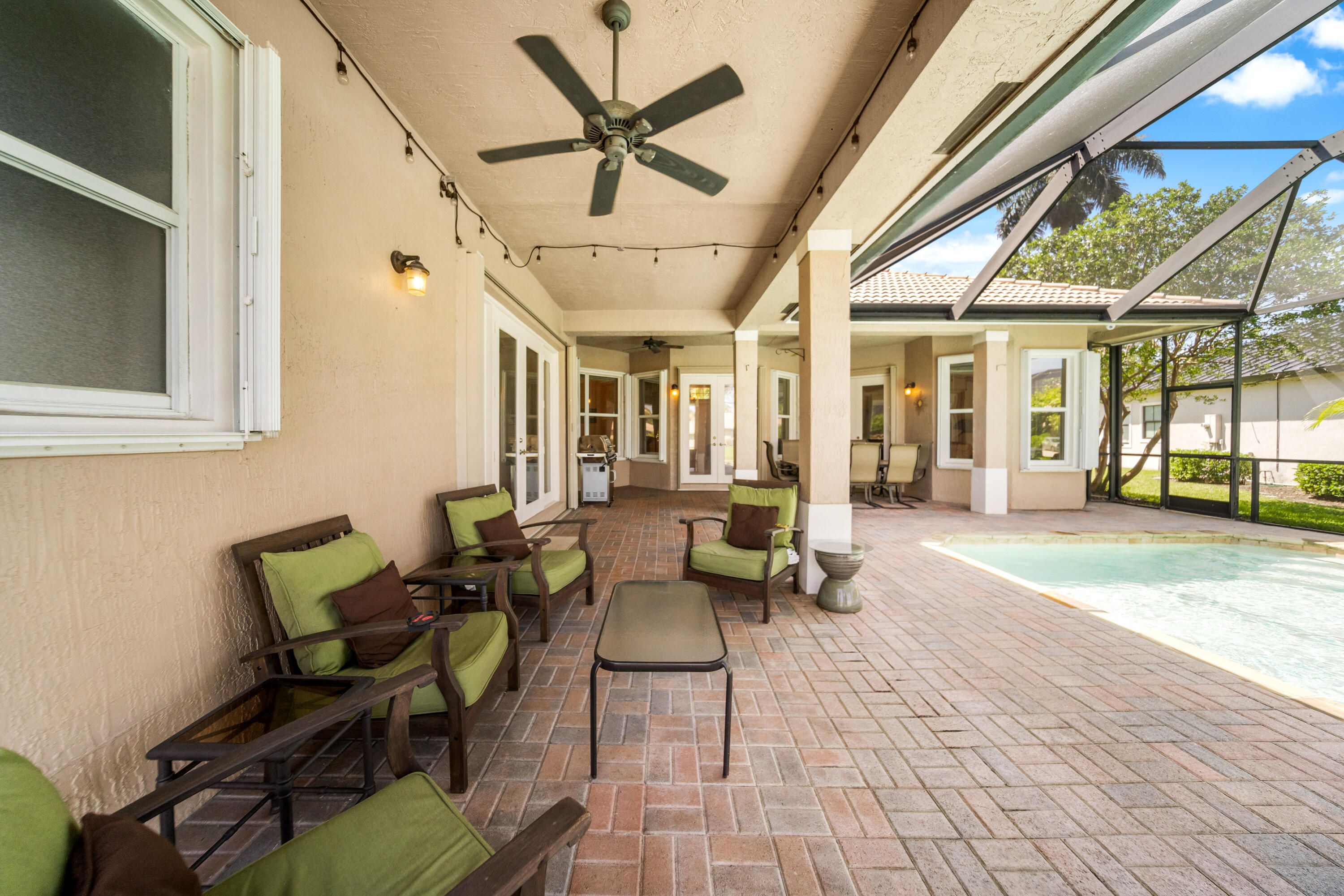 PARKLAND ISLES - Residential