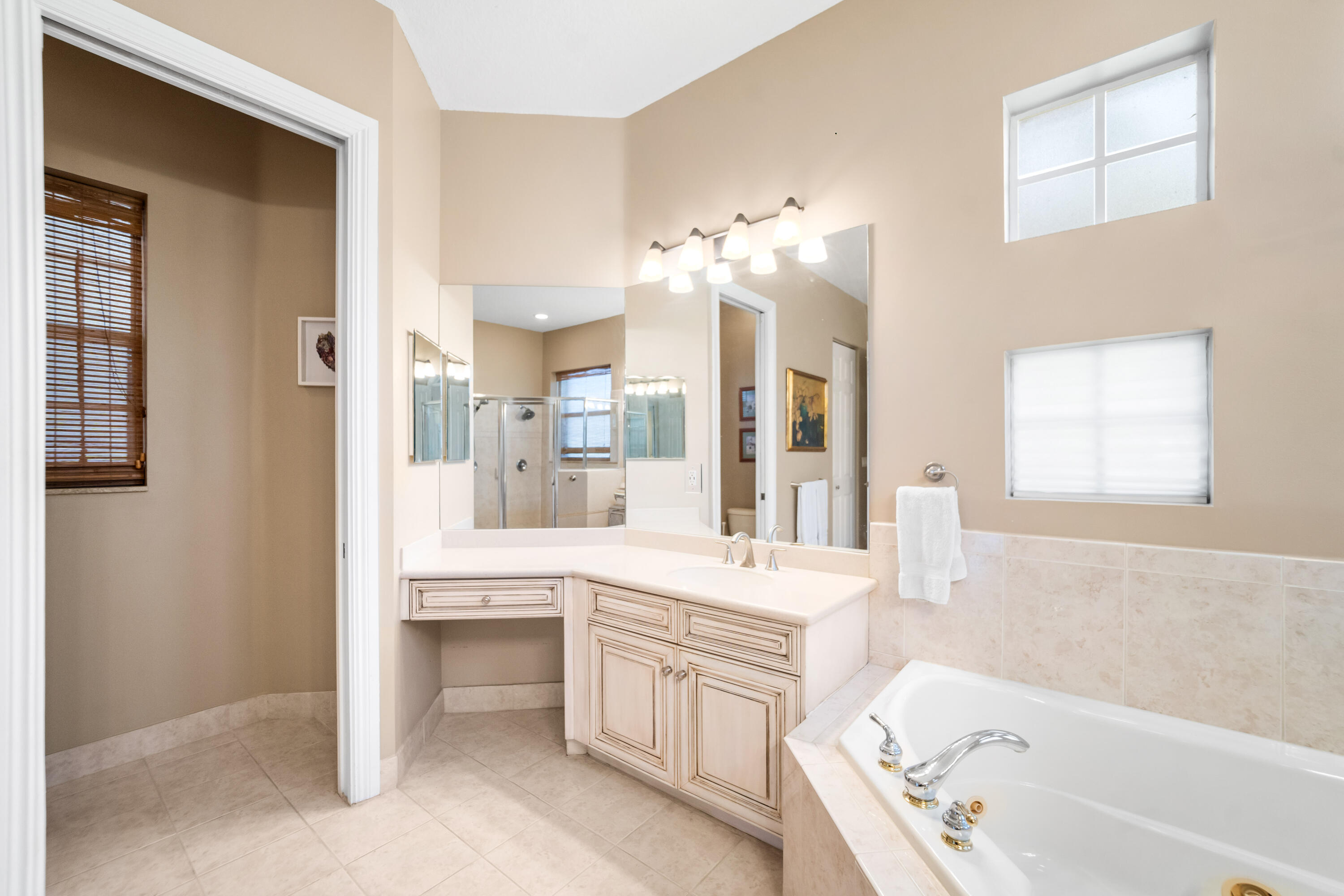 PARKLAND ISLES - Residential