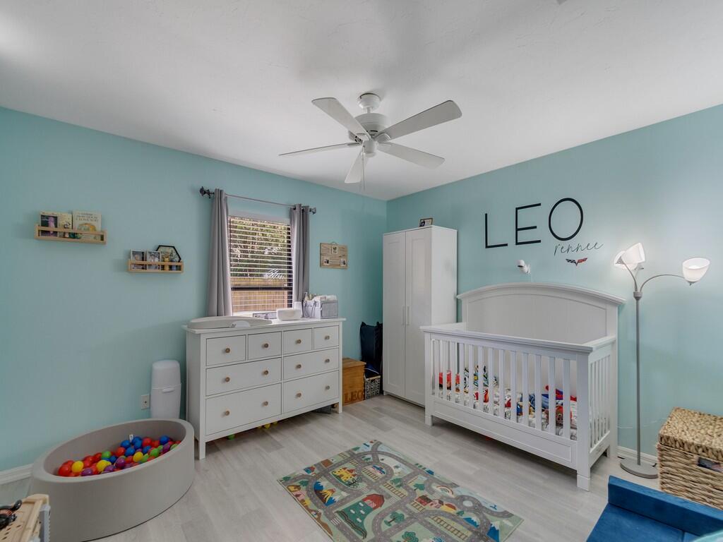 HOLLY ACRES SUB - Residential