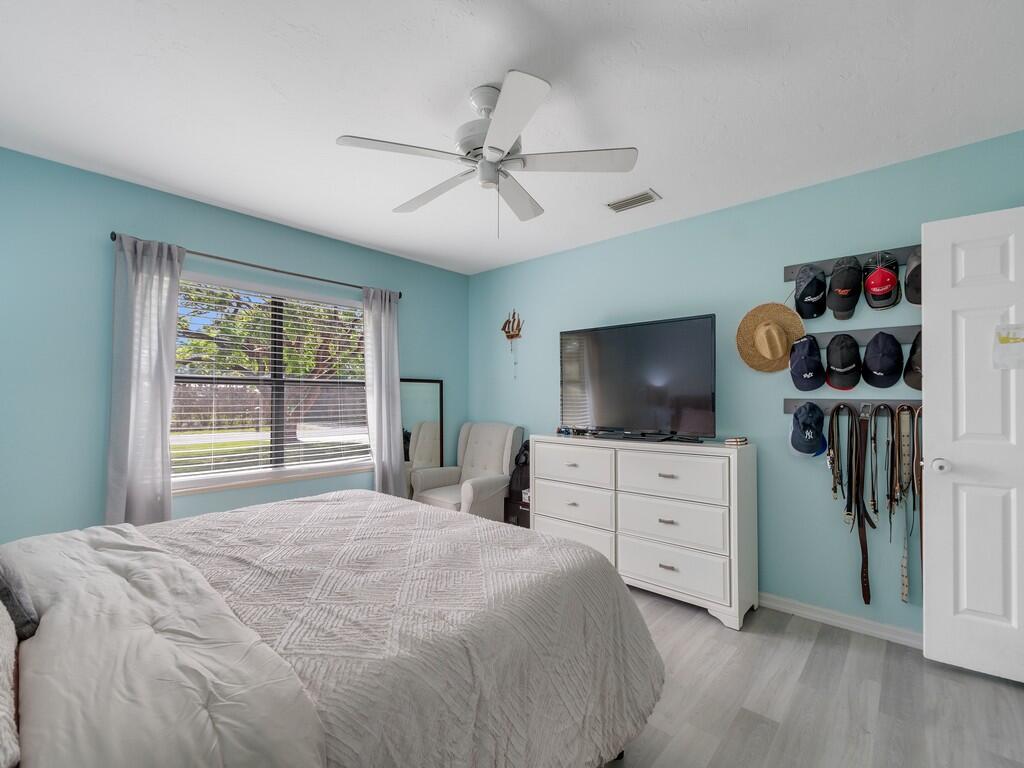 HOLLY ACRES SUB - Residential