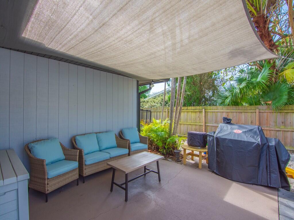 HOLLY ACRES SUB - Residential