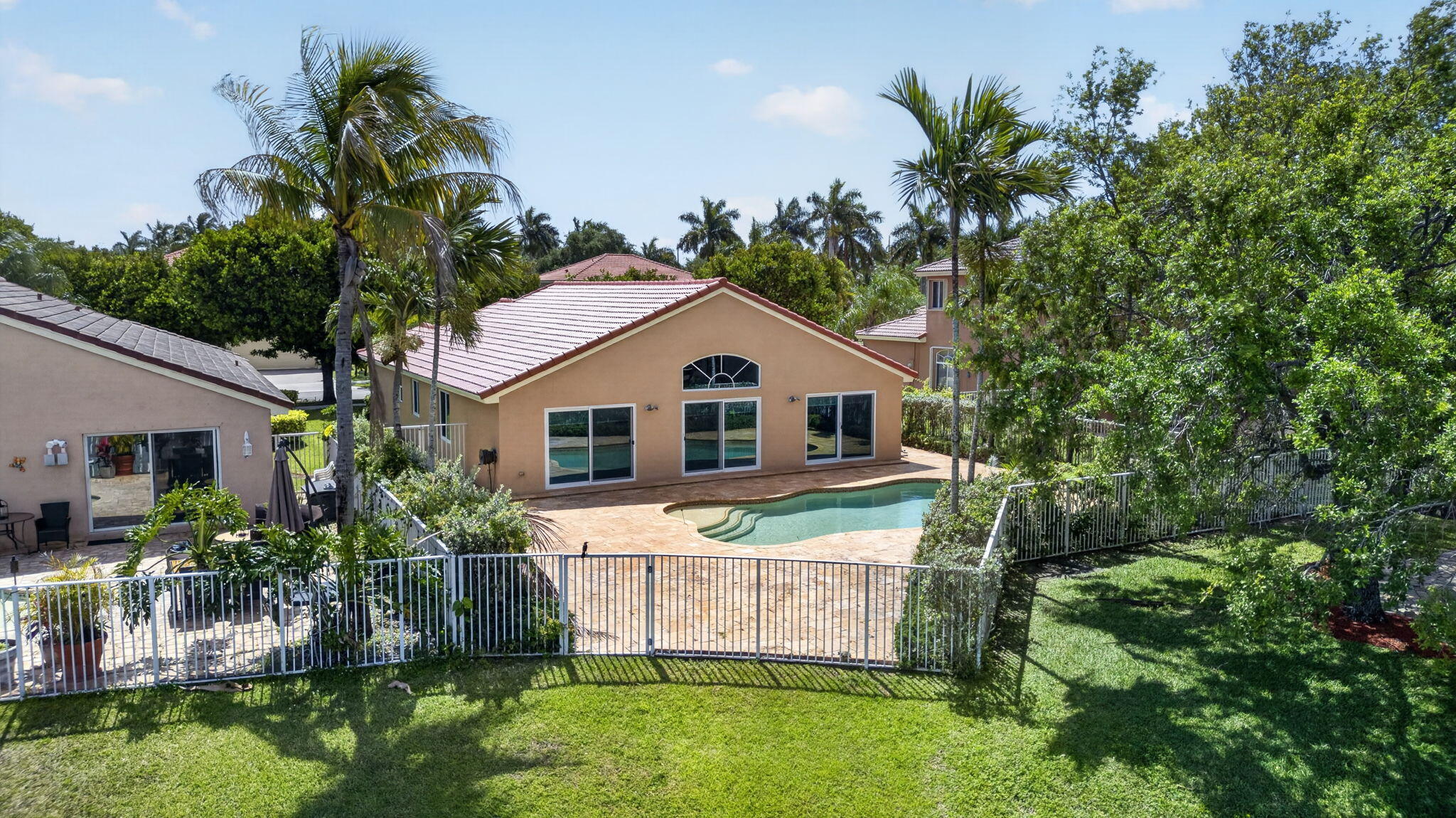 BANYAN TRAILS - Residential