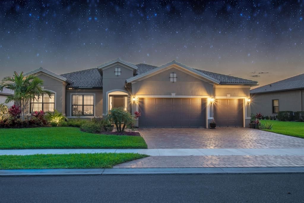 Photo of 249 Sonoma Isles Circle, Jupiter, FL 33478 (MLS # R10705087)