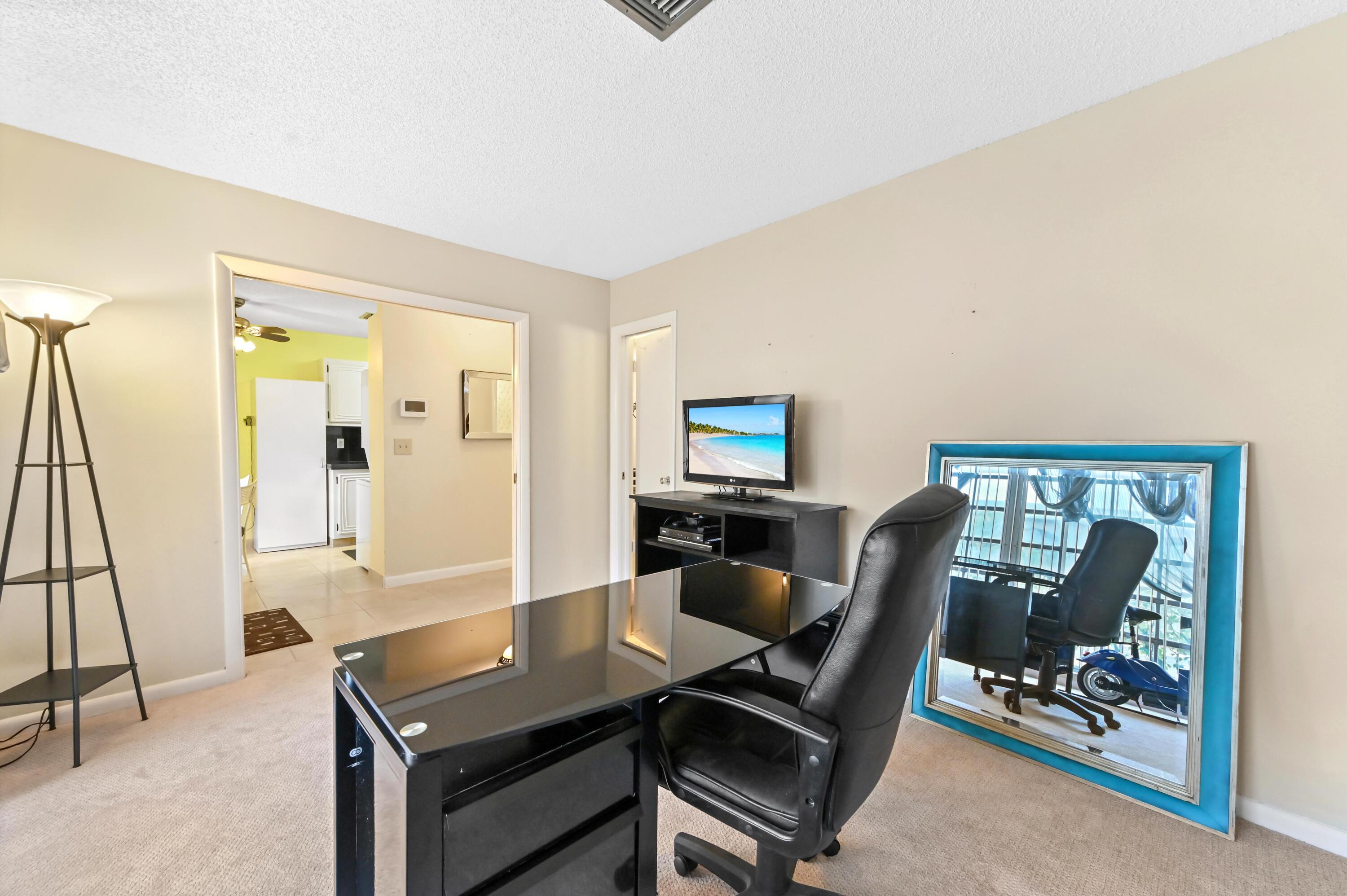 PALM GREENS - Residential