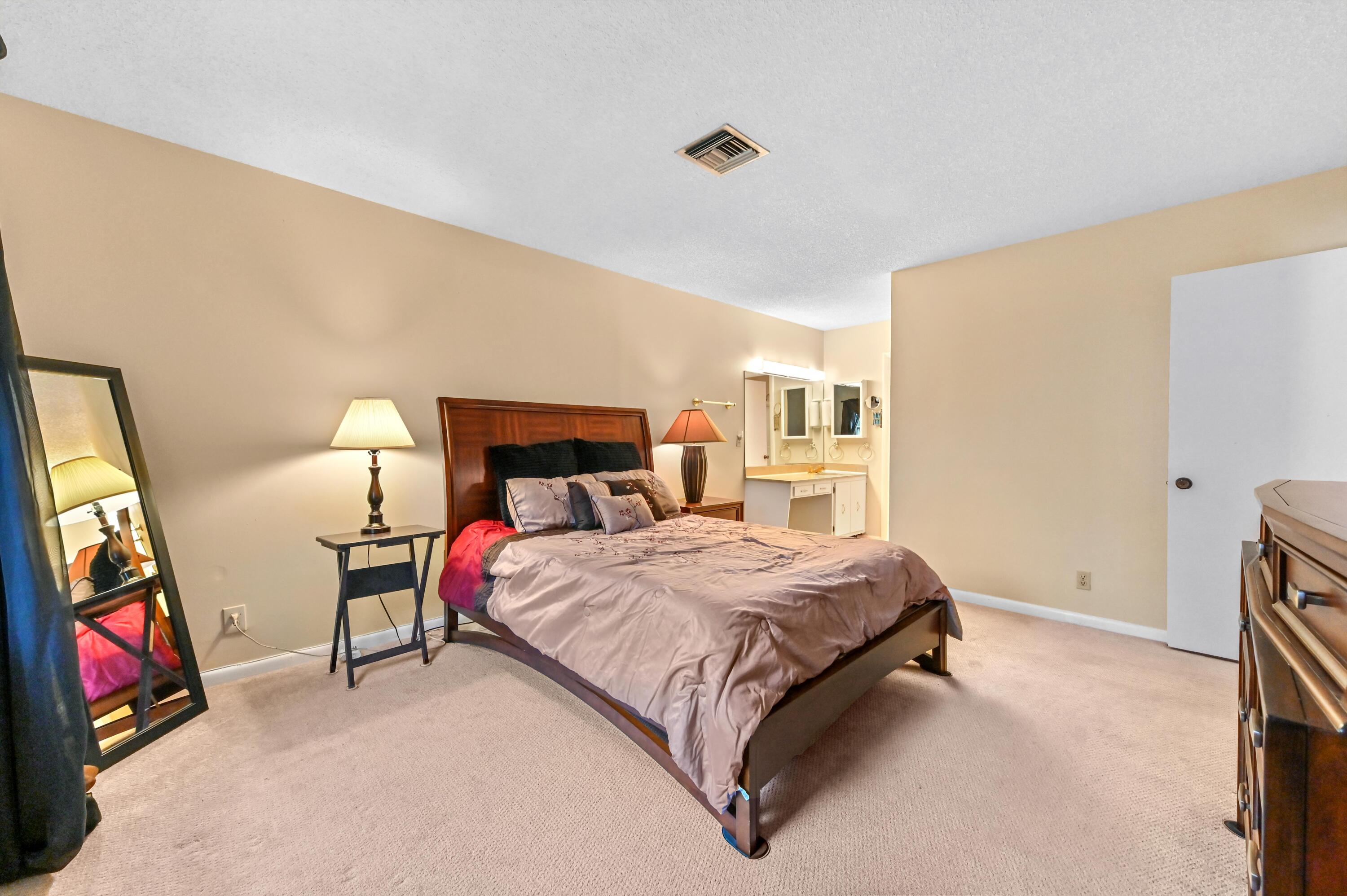 PALM GREENS - Residential