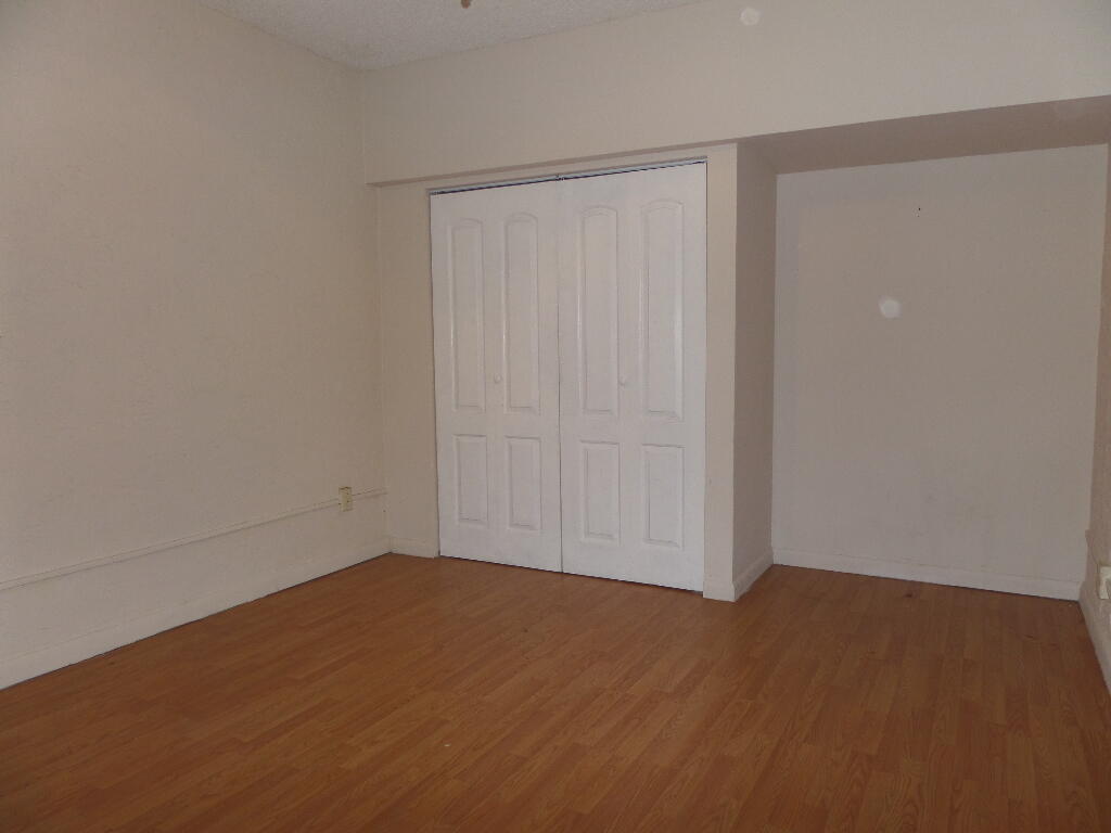 PARKWAY VILLAGE - Residential Lease