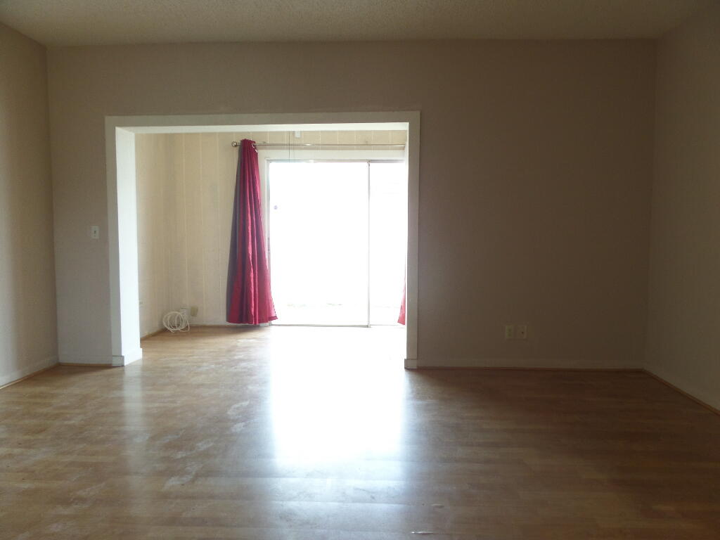 PARKWAY VILLAGE - Residential Lease