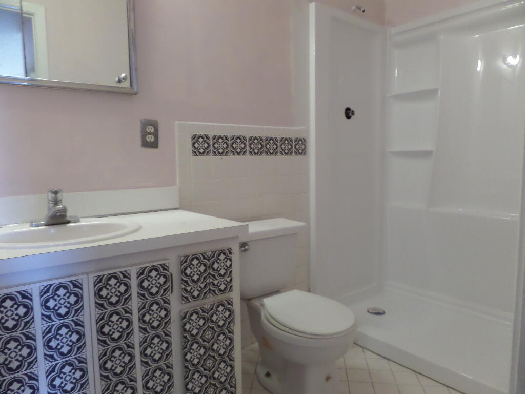 PARKWAY VILLAGE - Residential Lease