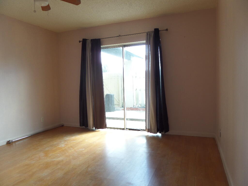 PARKWAY VILLAGE - Residential Lease