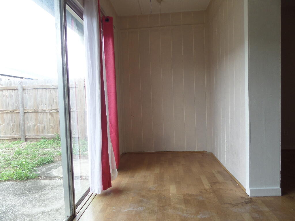 PARKWAY VILLAGE - Residential Lease