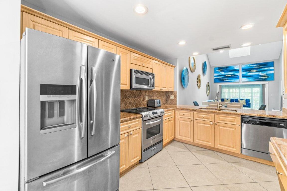 GREENS AT BOCA GOLF AND TENNIS CLUB - Residential