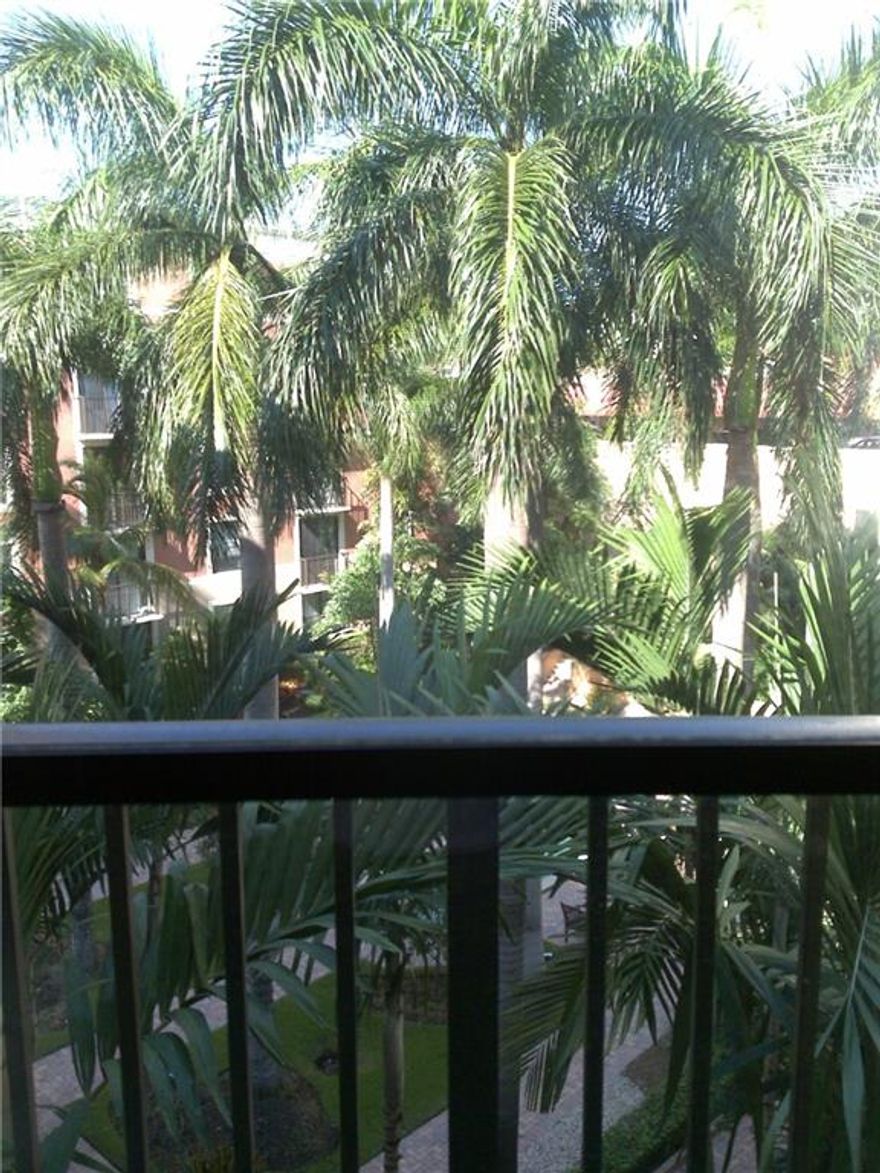 Fully furnished, spacious 2/2 overlooking main courtyard. Unit available for 1 month or more.  Rate includes: water, light and basic cable for short term. Each bedroom set up as a private suite. Pets welcomed; pet fee applicable.