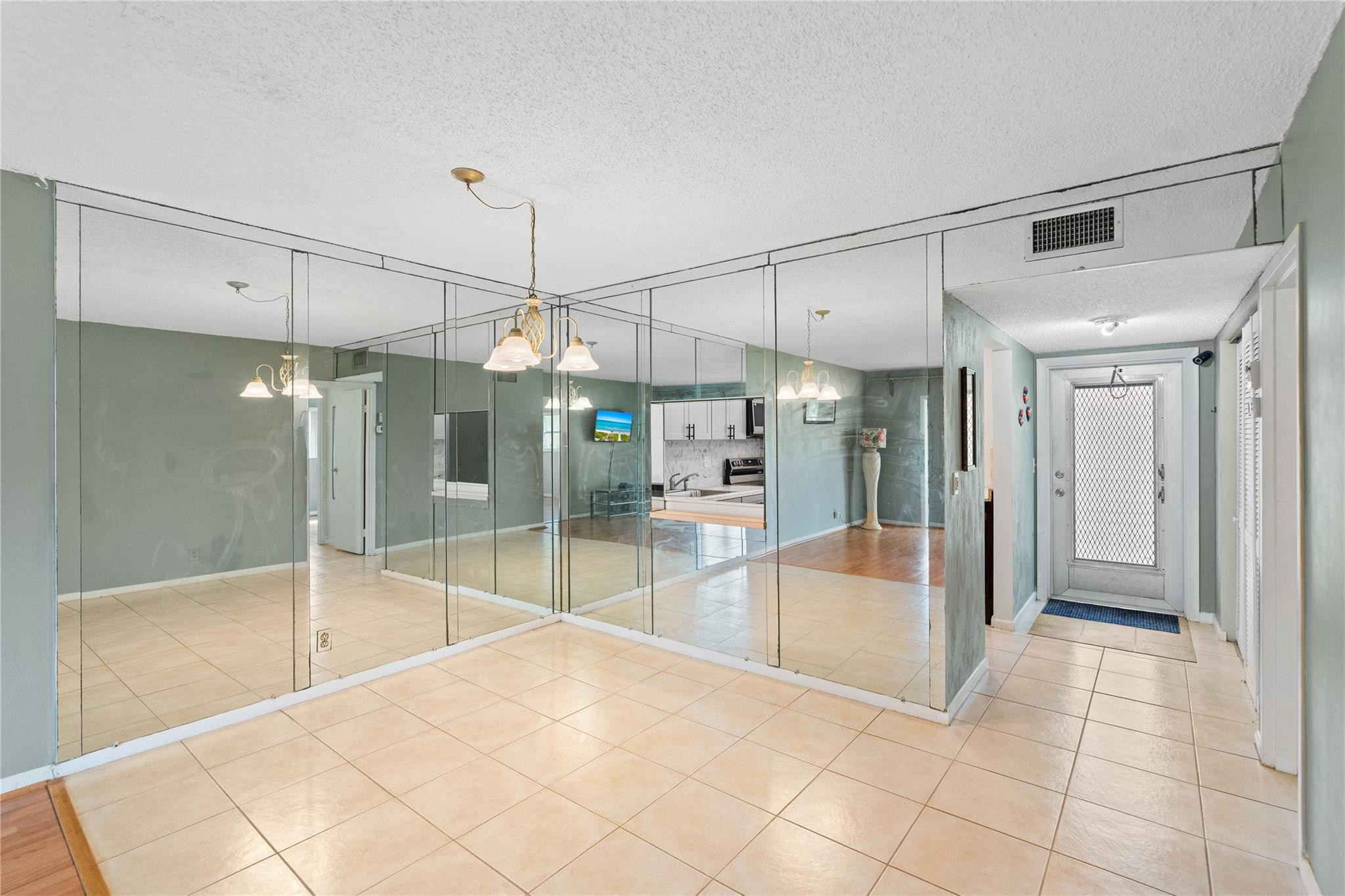 VILLAGES OF ORIOLE ABBEY - Residential