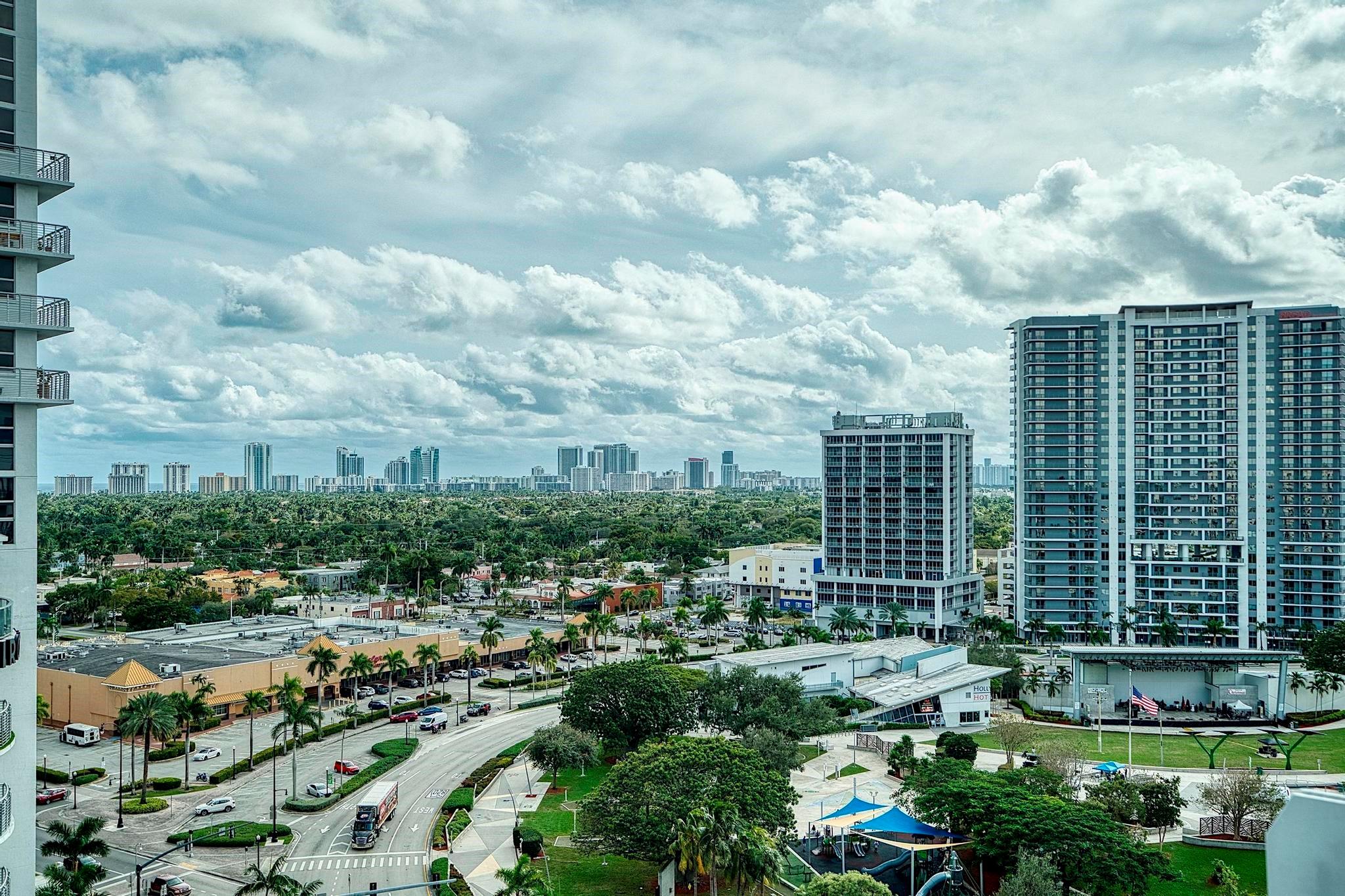 RADIUS CONDO - Residential