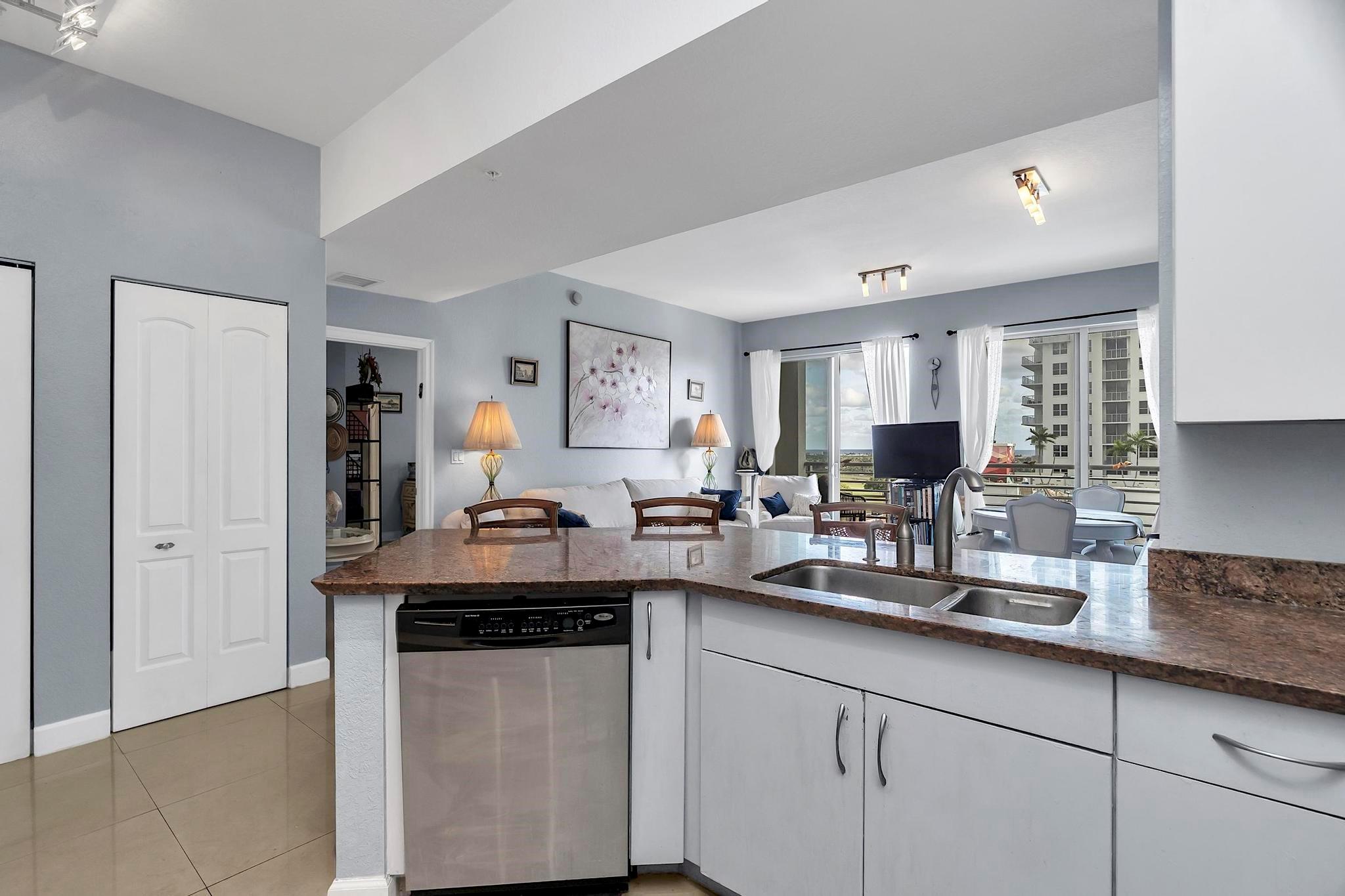 RADIUS CONDO - Residential