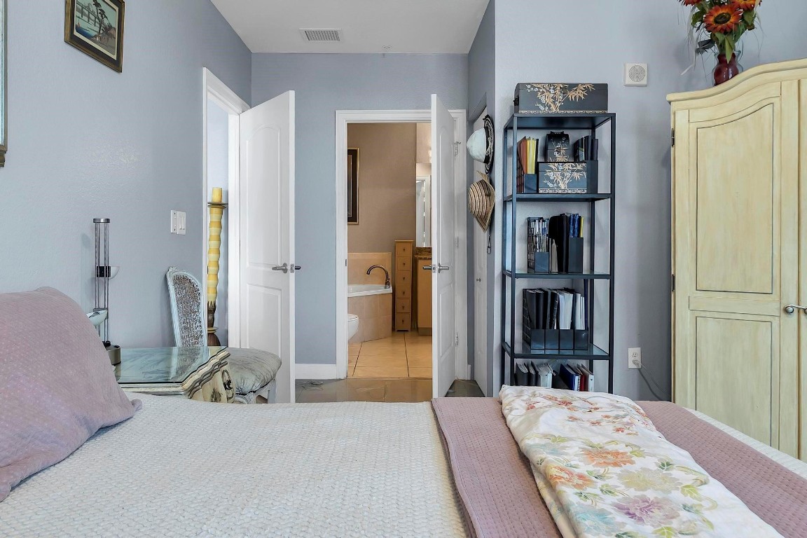 RADIUS CONDO - Residential