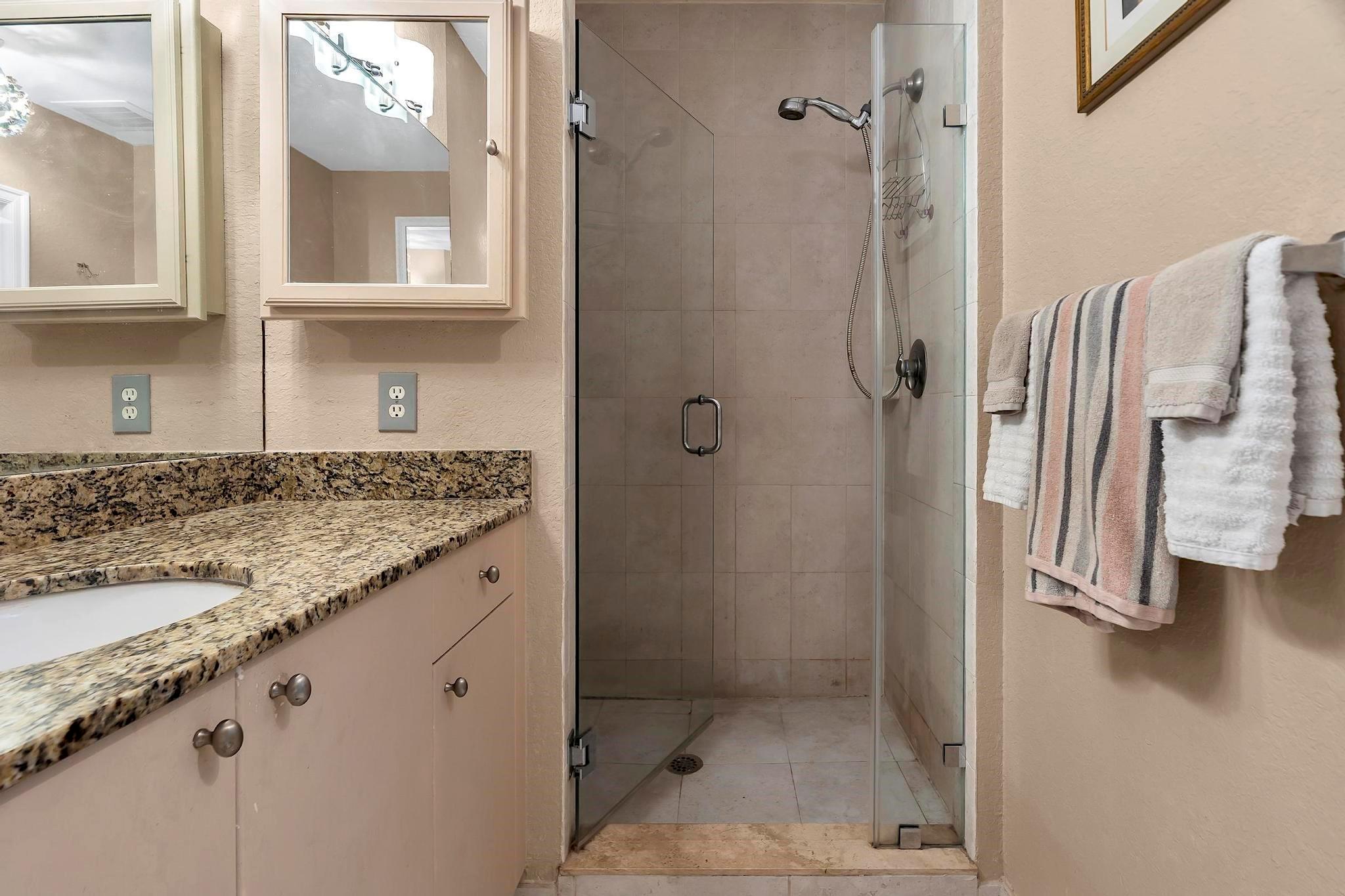 RADIUS CONDO - Residential