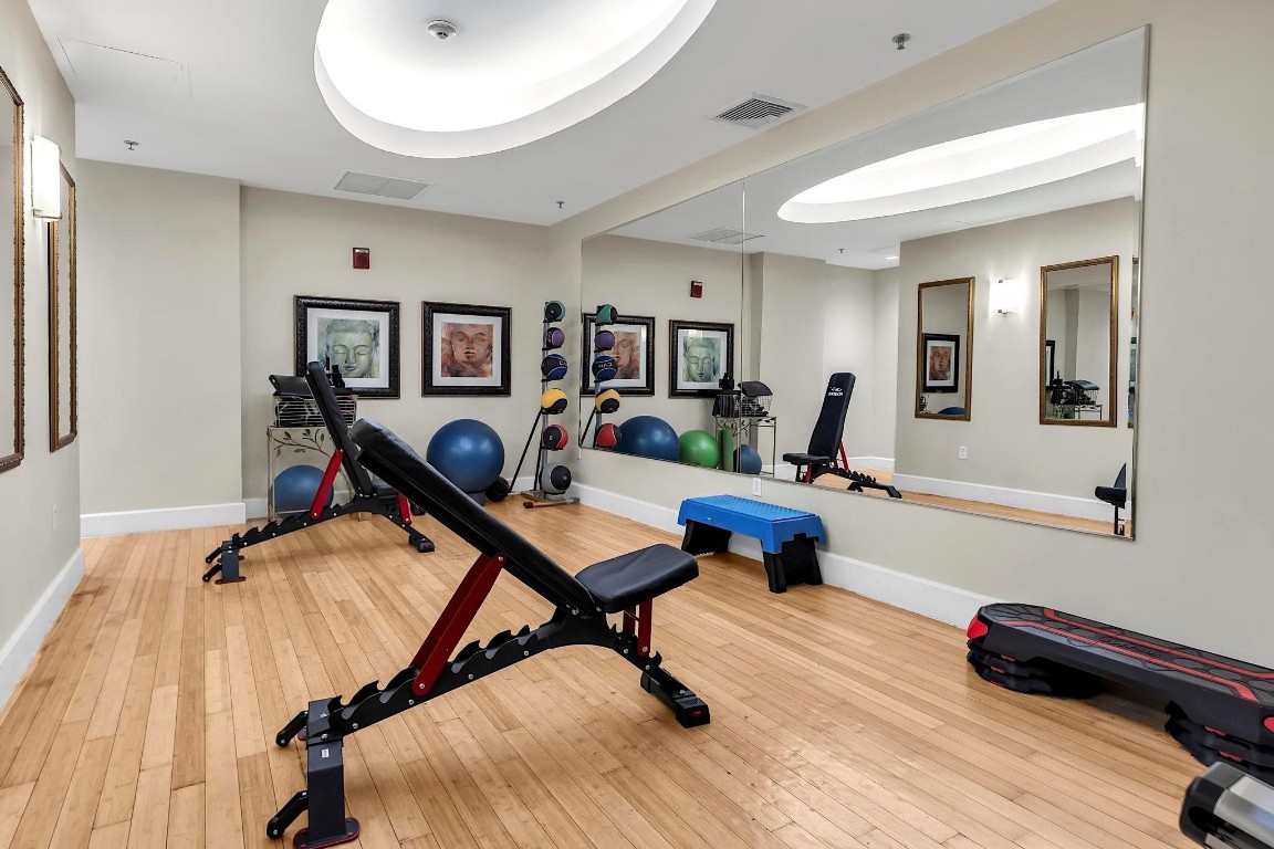 RADIUS CONDO - Residential