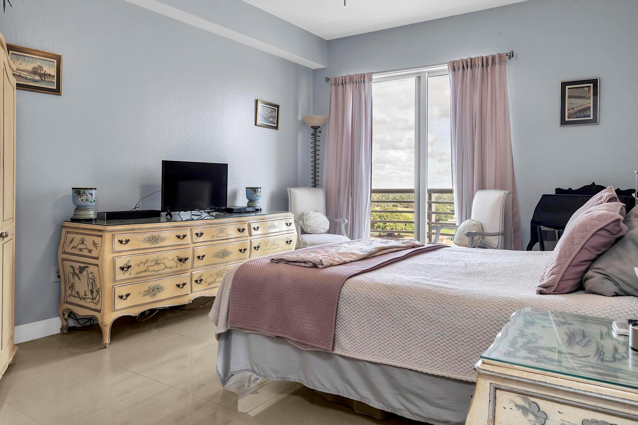 RADIUS CONDO - Residential