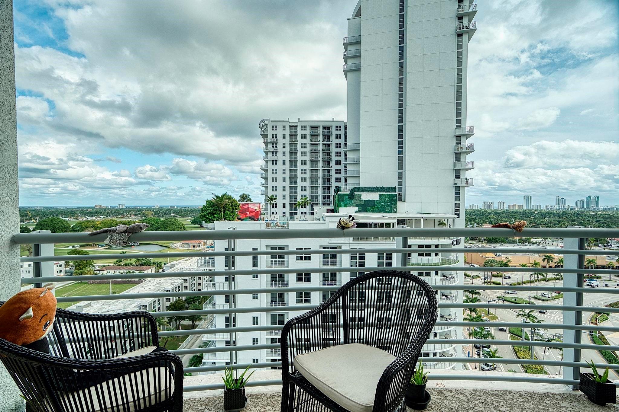 RADIUS CONDO - Residential