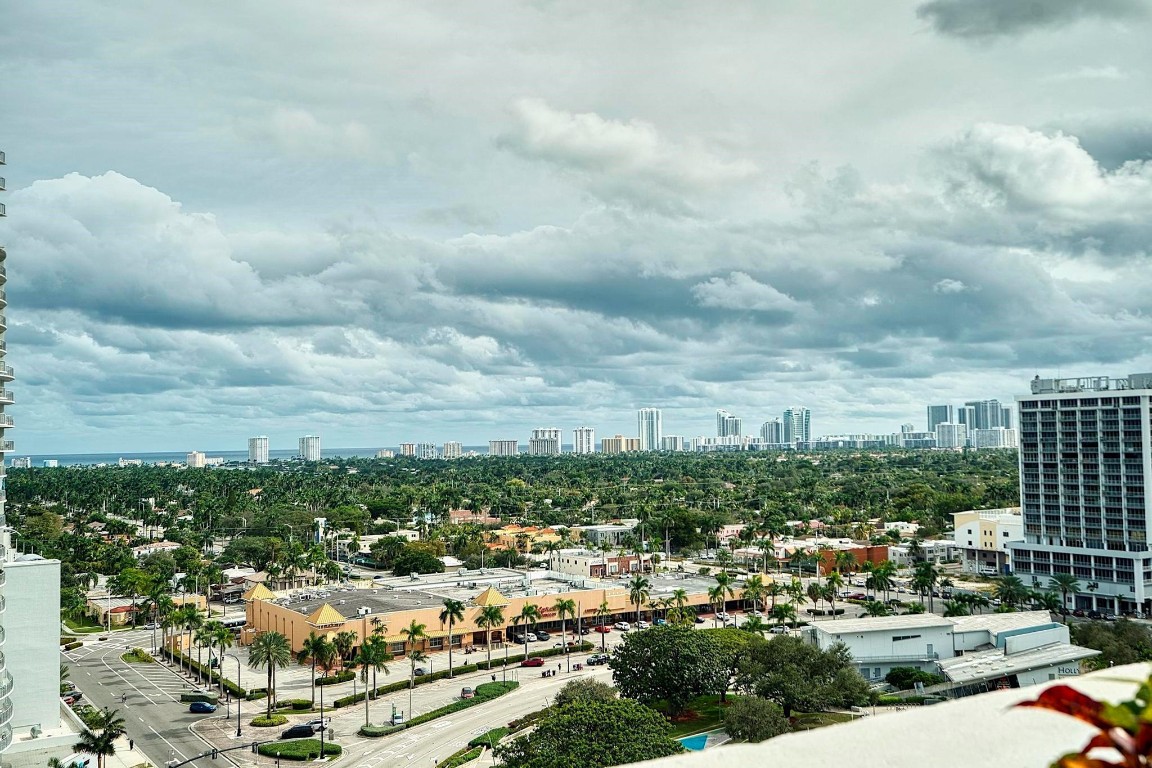 RADIUS CONDO - Residential