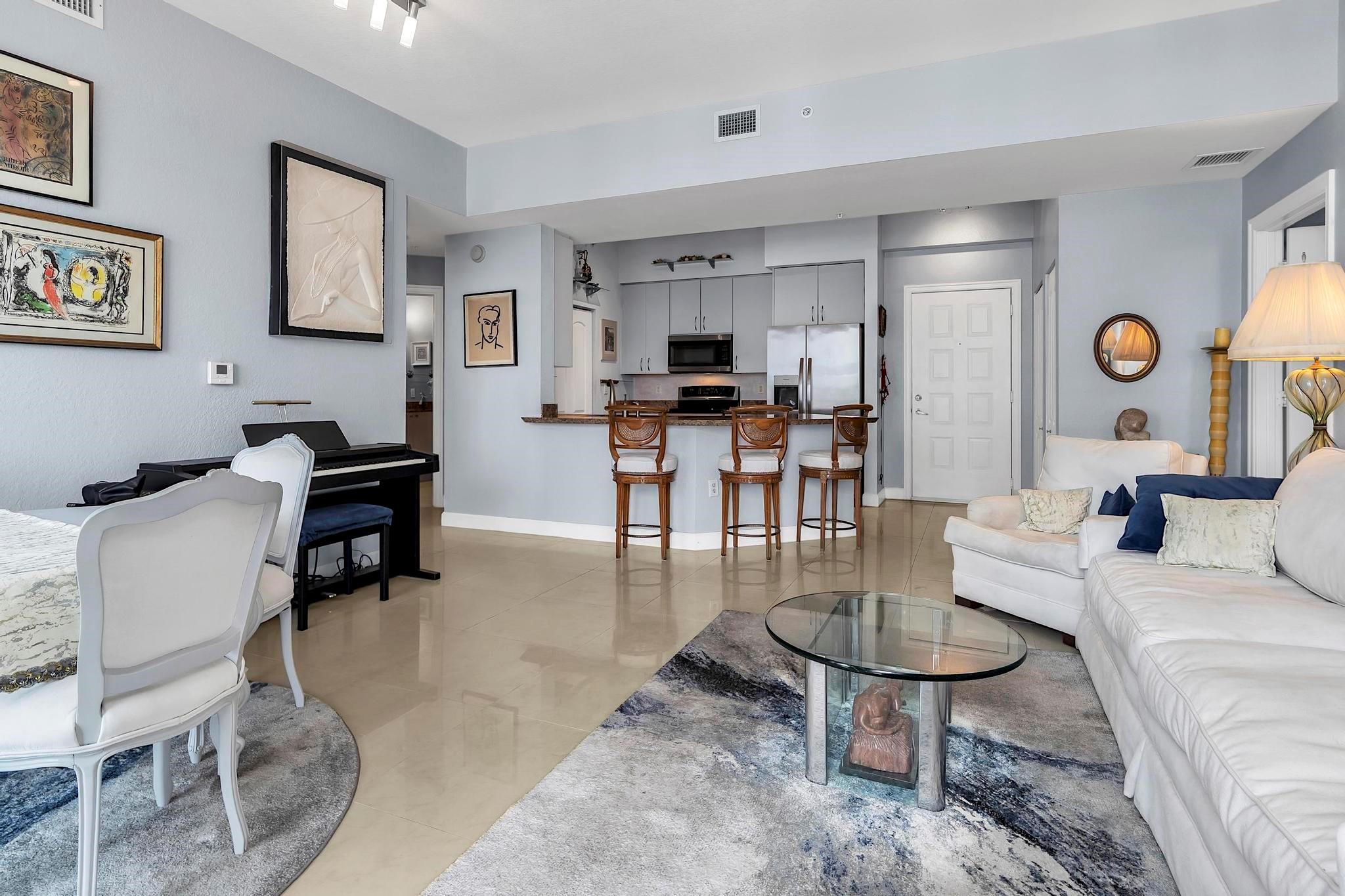 RADIUS CONDO - Residential