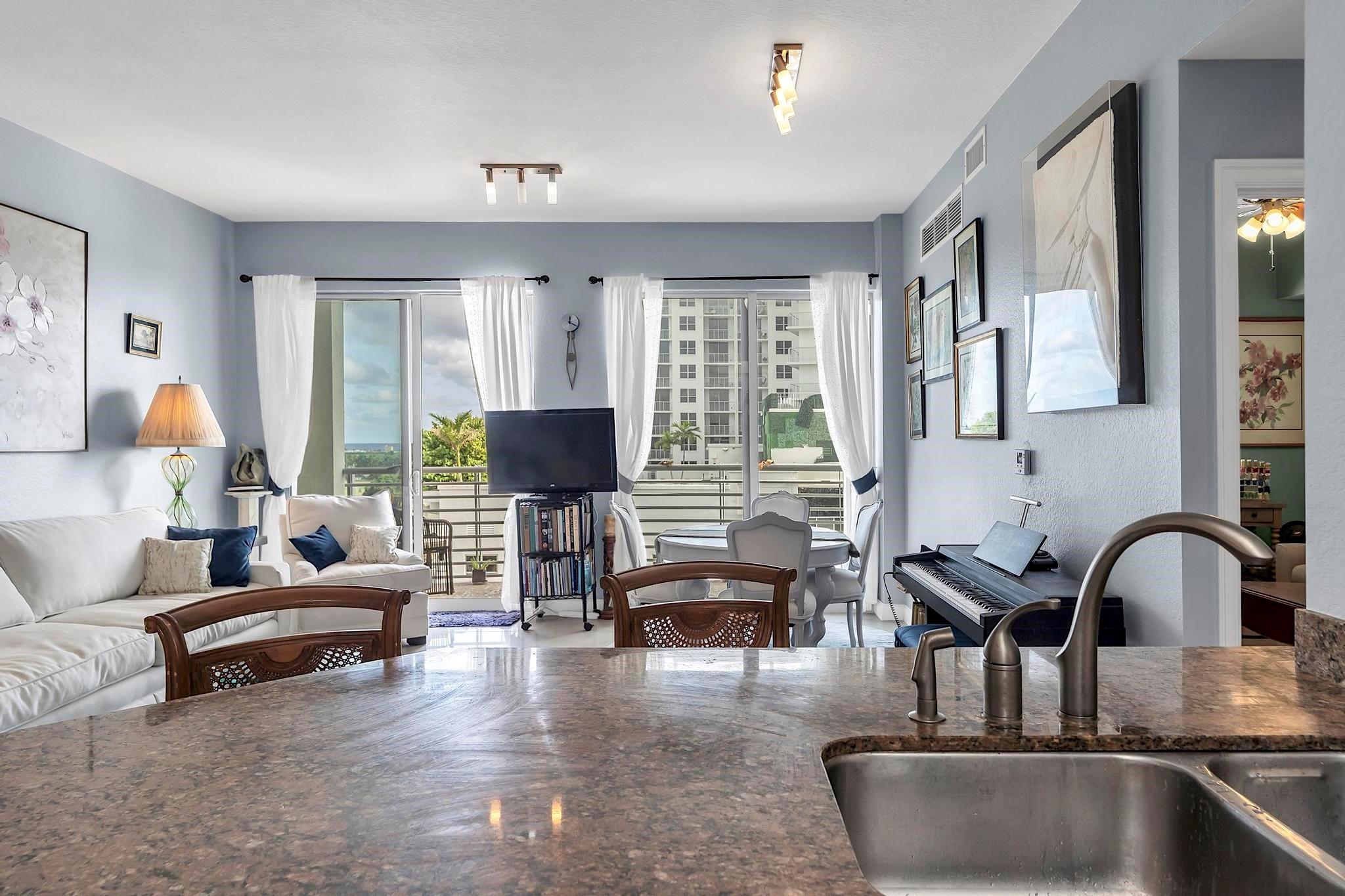 RADIUS CONDO - Residential