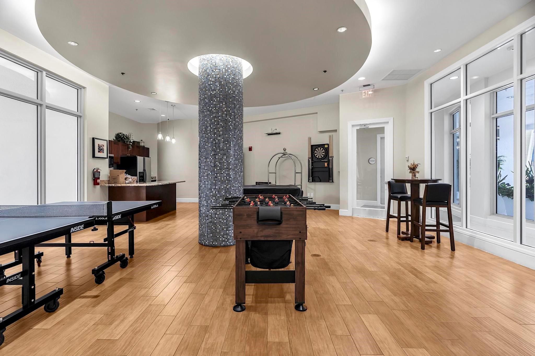 RADIUS CONDO - Residential