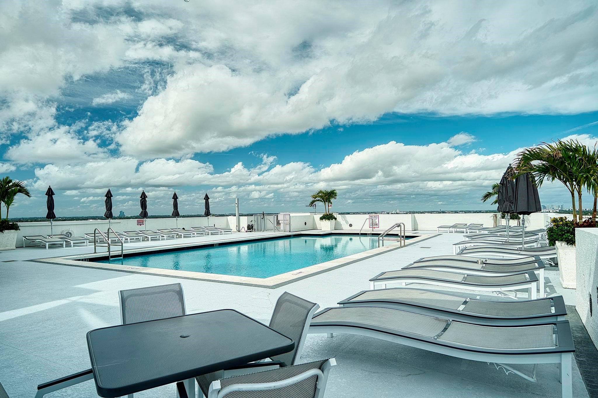 RADIUS CONDO - Residential