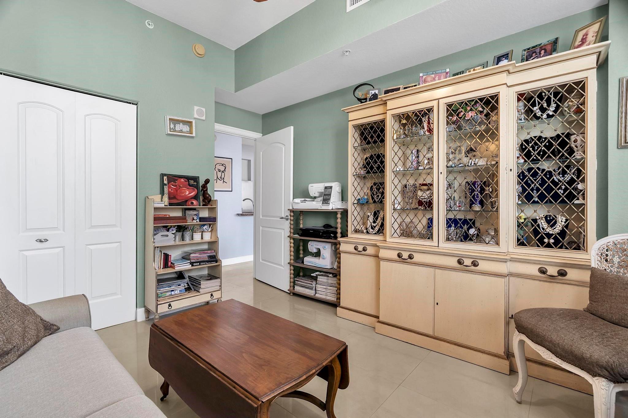 RADIUS CONDO - Residential