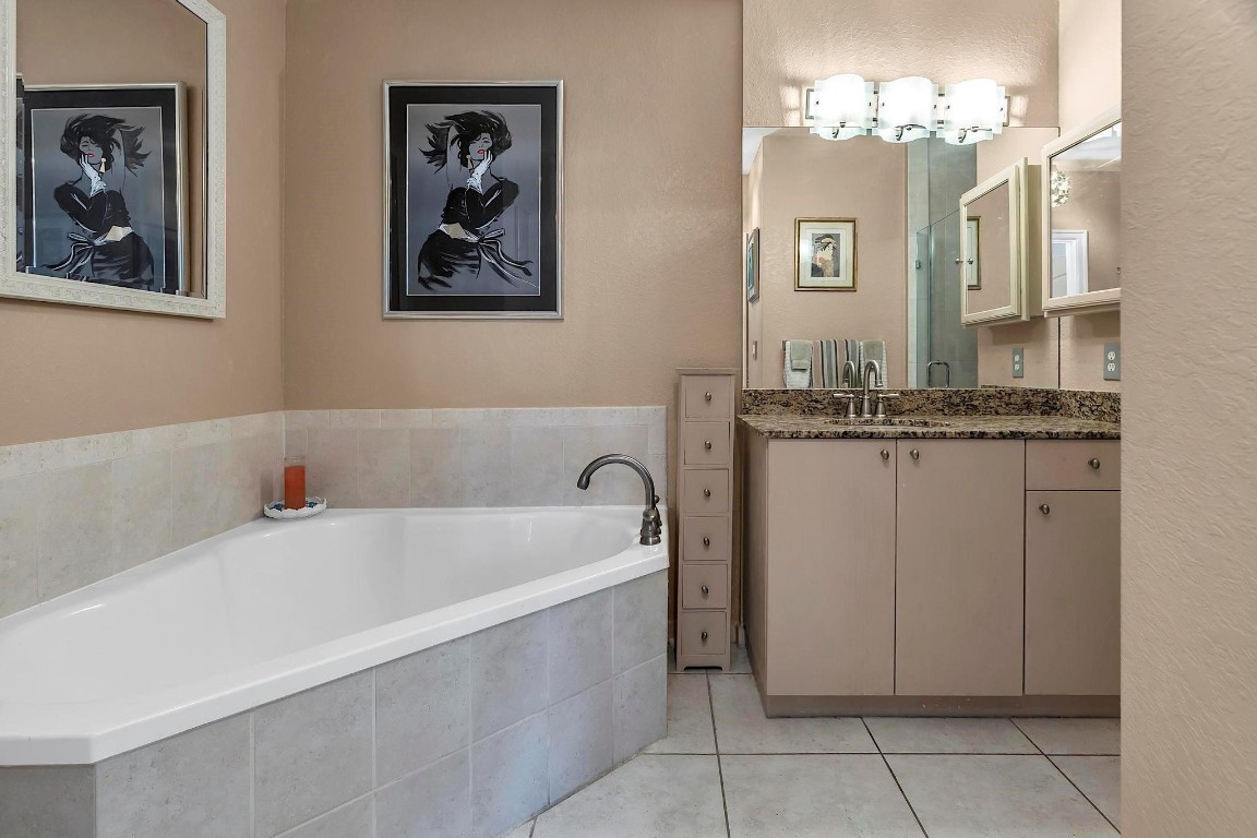 RADIUS CONDO - Residential