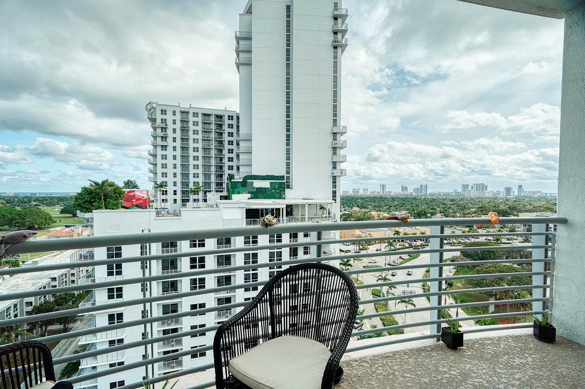 RADIUS CONDO - Residential