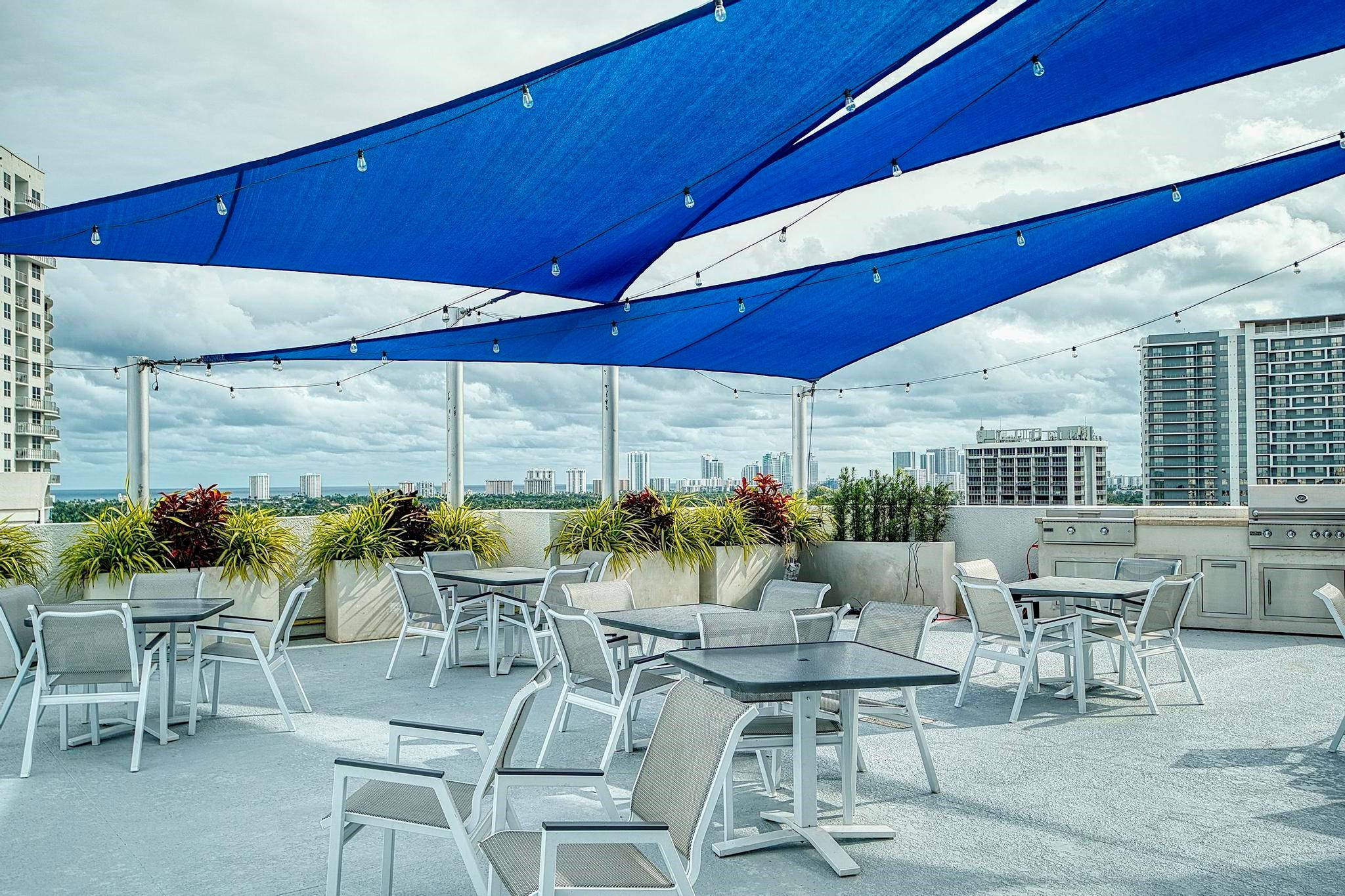 RADIUS CONDO - Residential