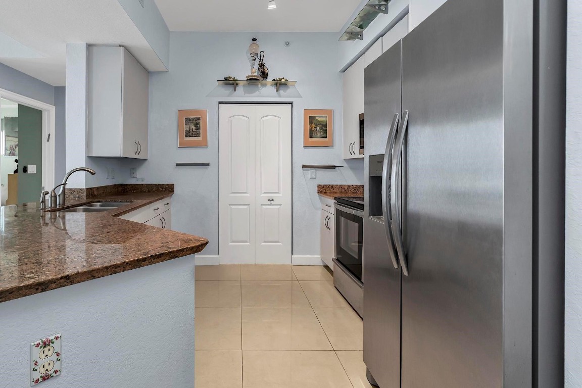 RADIUS CONDO - Residential