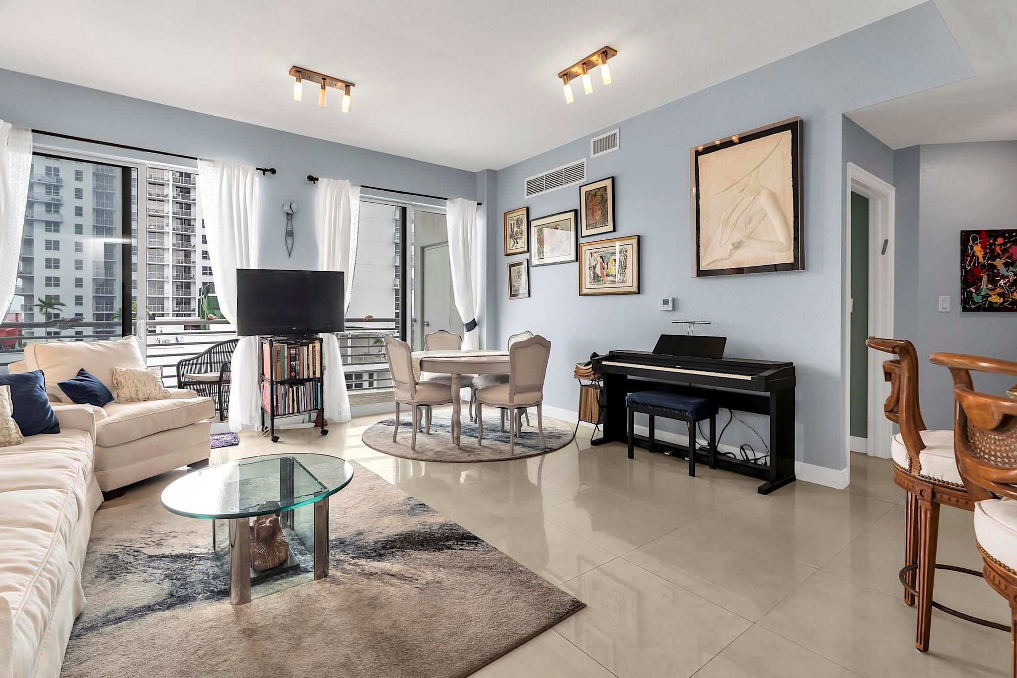 RADIUS CONDO - Residential