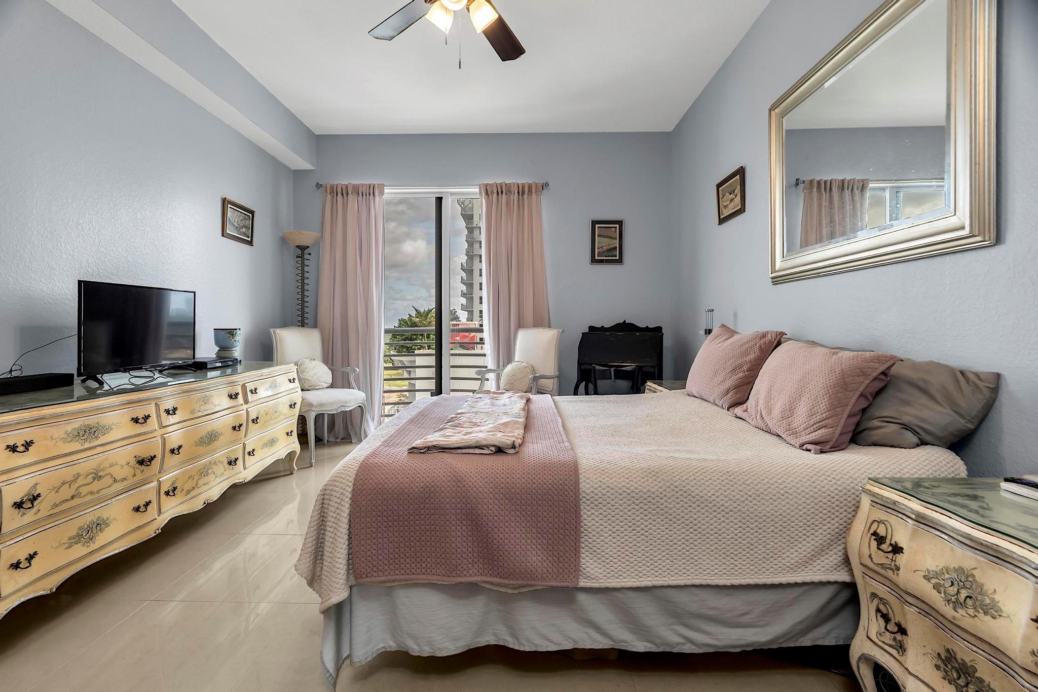 RADIUS CONDO - Residential