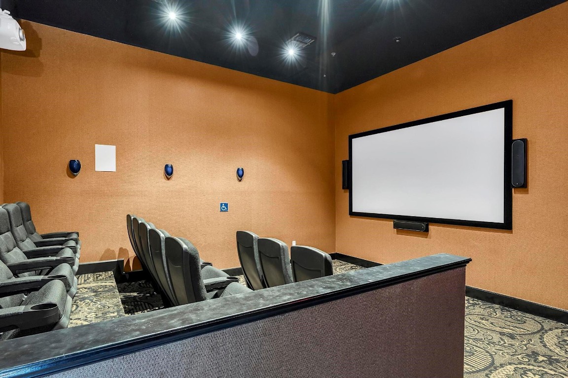 RADIUS CONDO - Residential