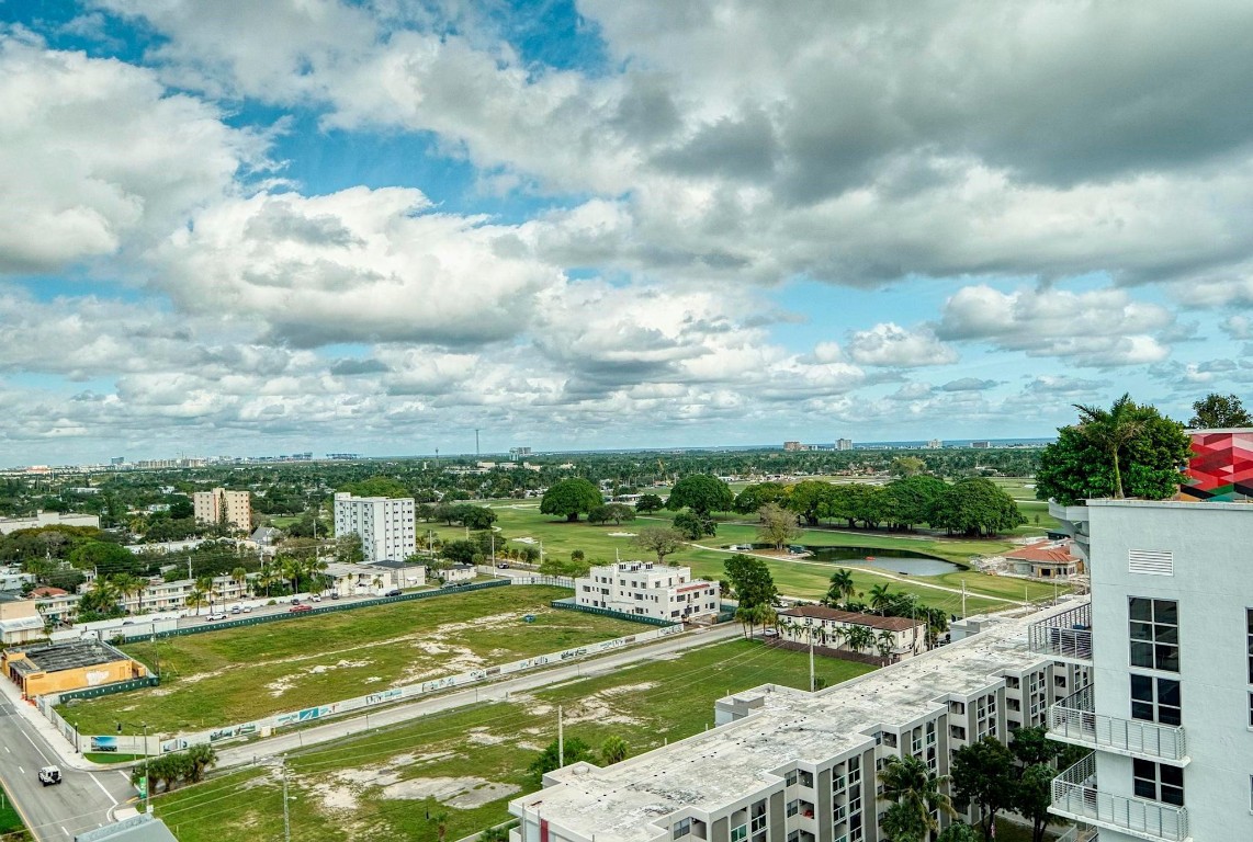 RADIUS CONDO - Residential