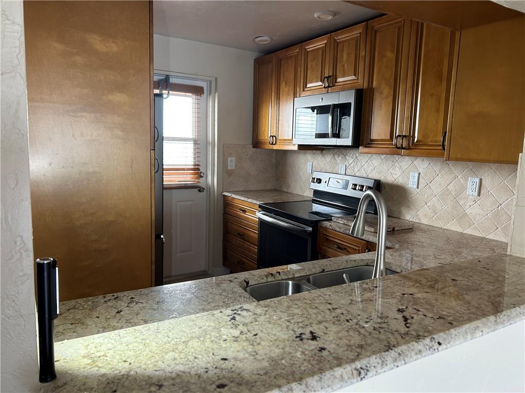 Hillsboro Cove - Residential