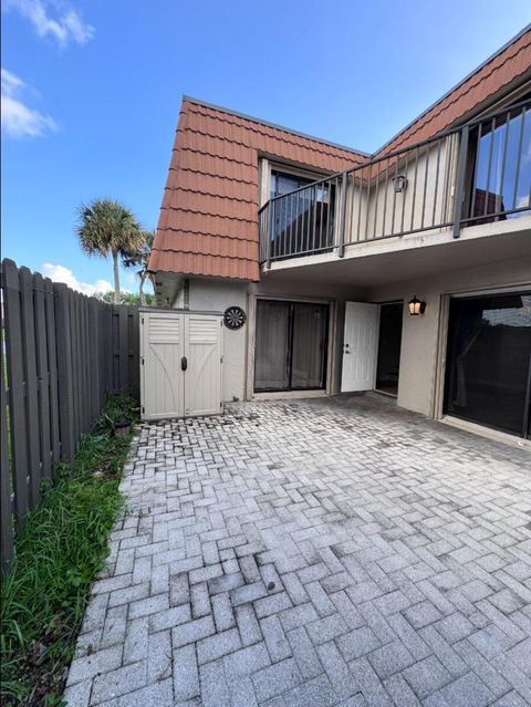 1532 W Harmony Lake Circle Davie FL 33324