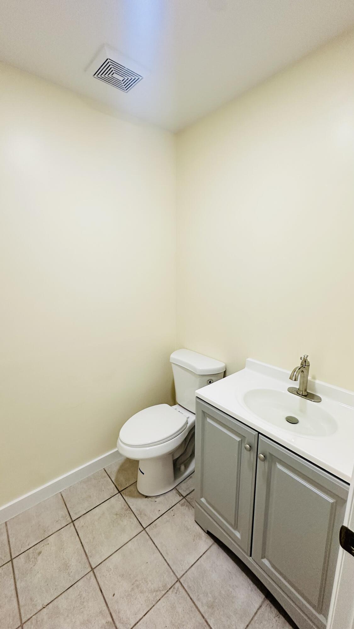 STRAWBERRY LAKES 2 - Residential Lease