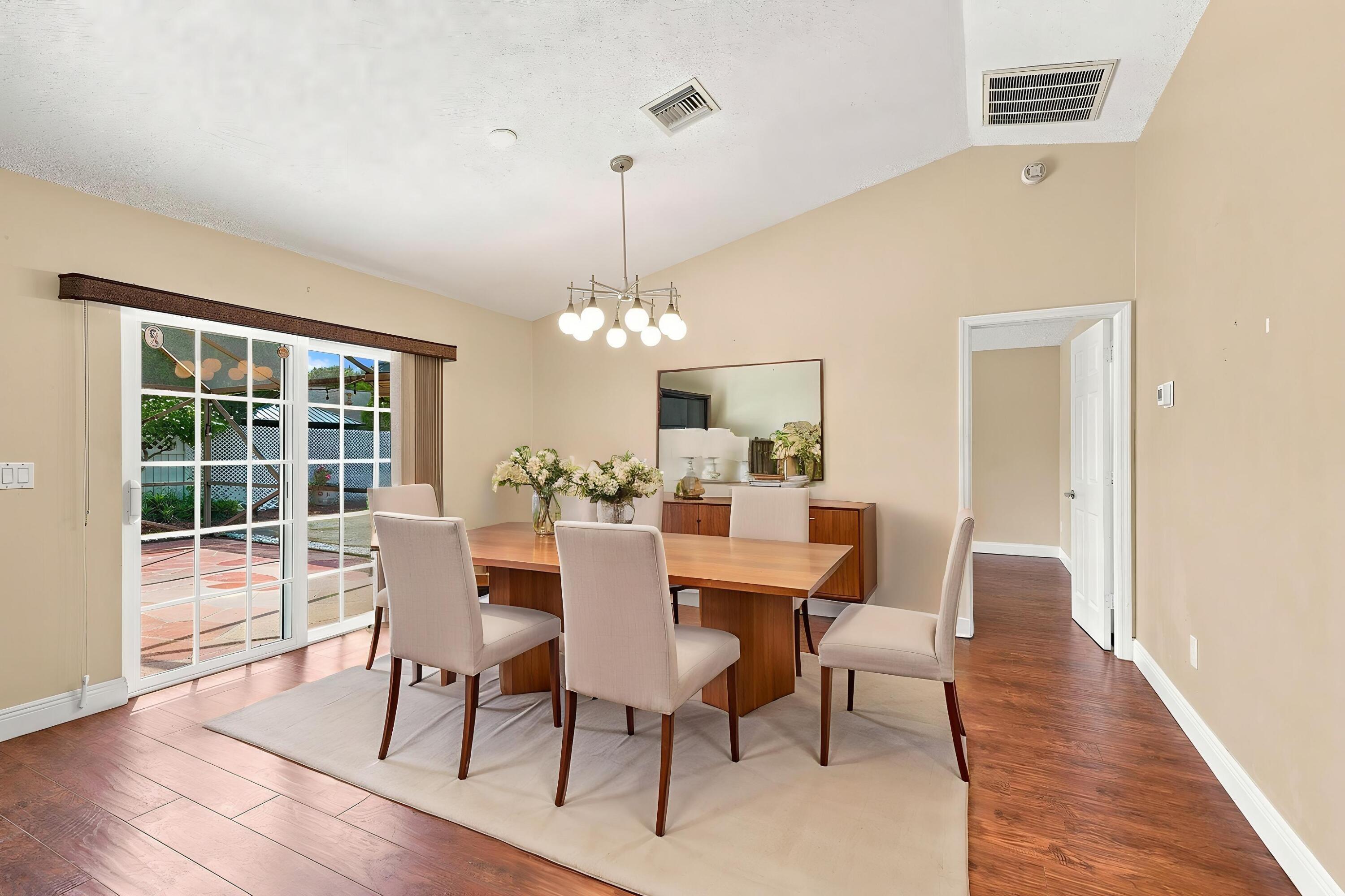 720 NW 42nd Way
