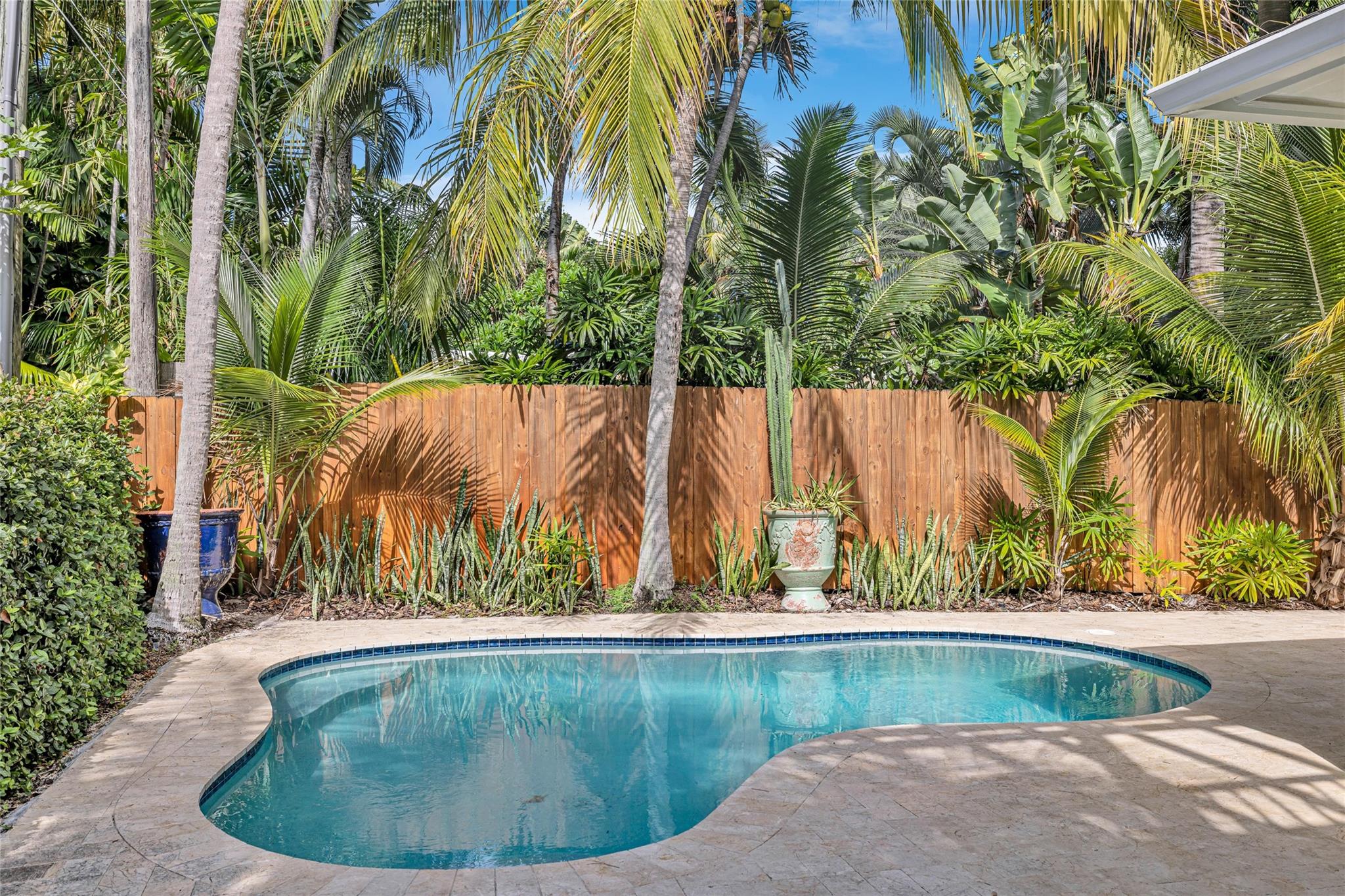 VICTORIA PARK CORR AMEN P - Residential