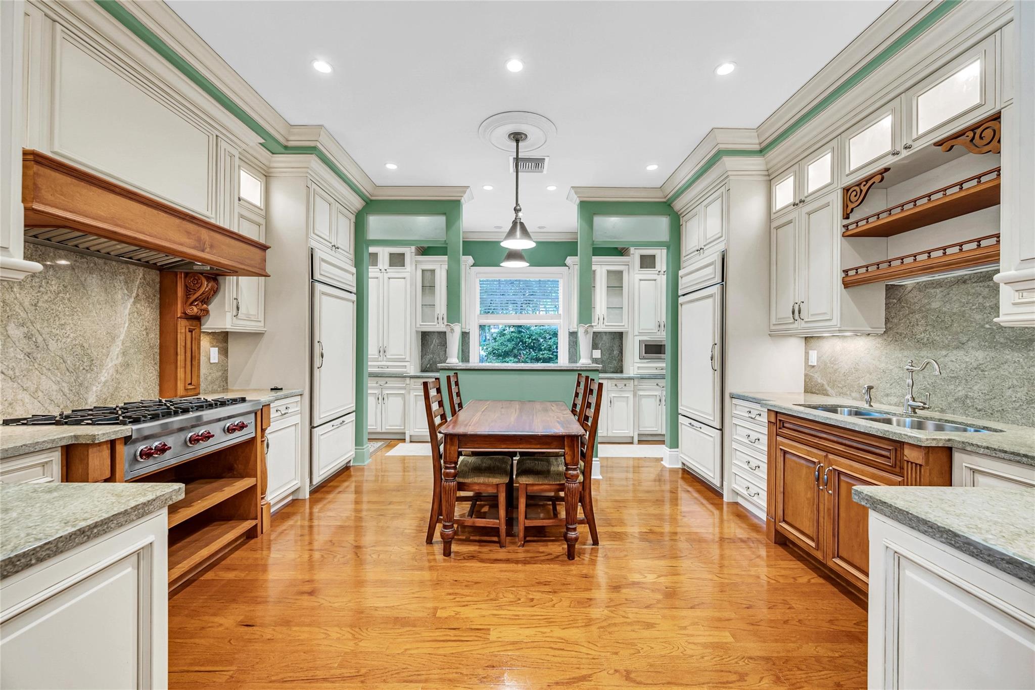 VICTORIA PARK CORR AMEN P - Residential