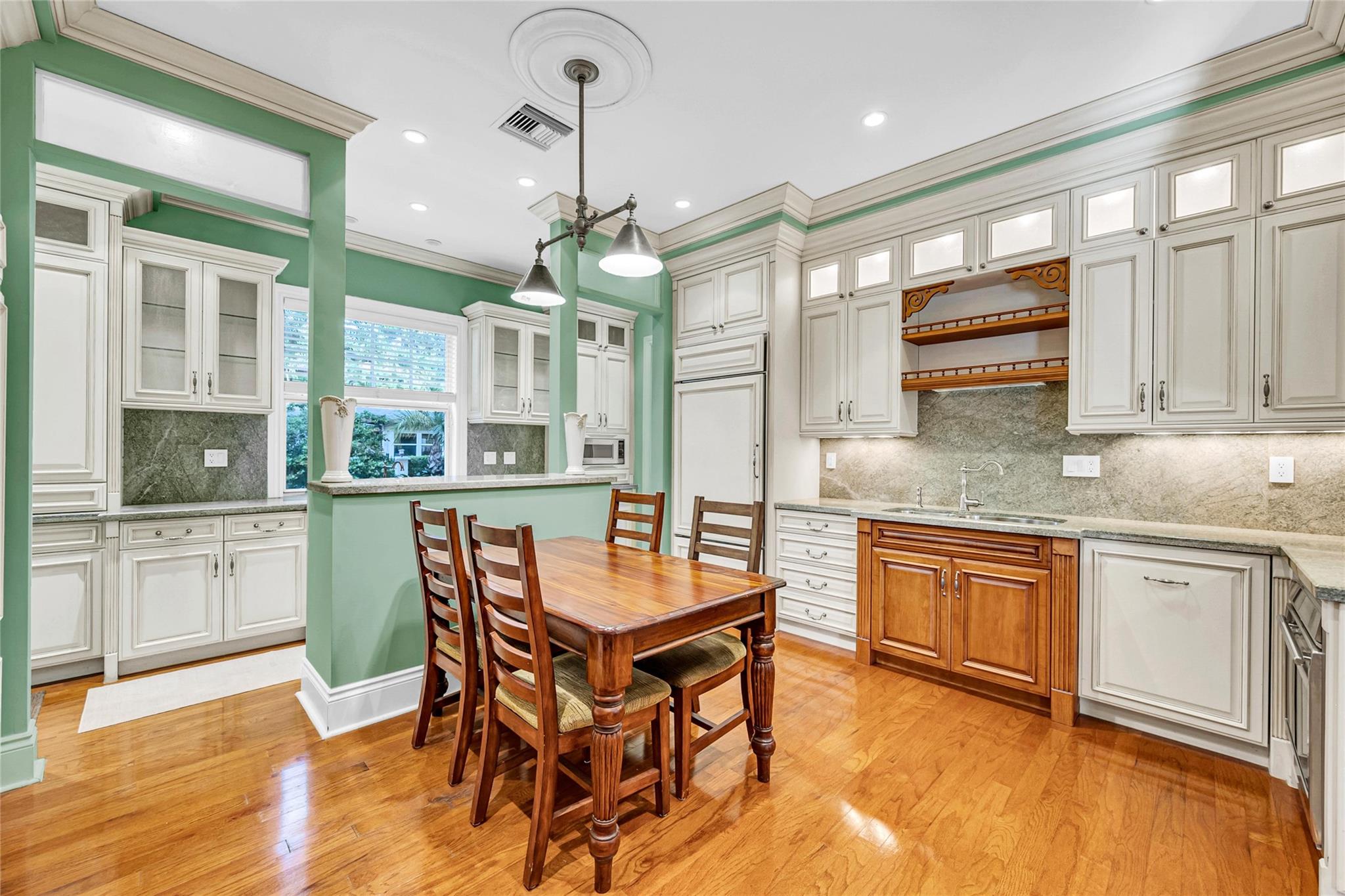 VICTORIA PARK CORR AMEN P - Residential