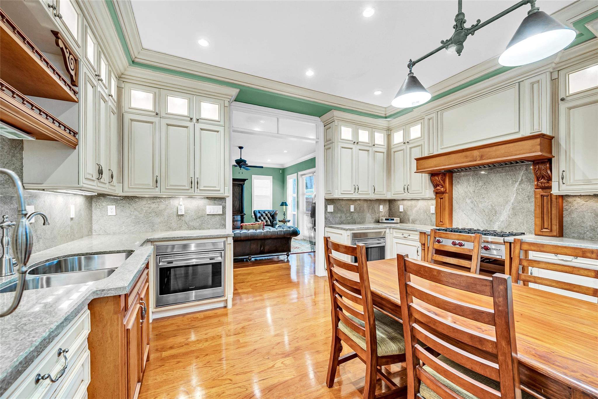 VICTORIA PARK CORR AMEN P - Residential