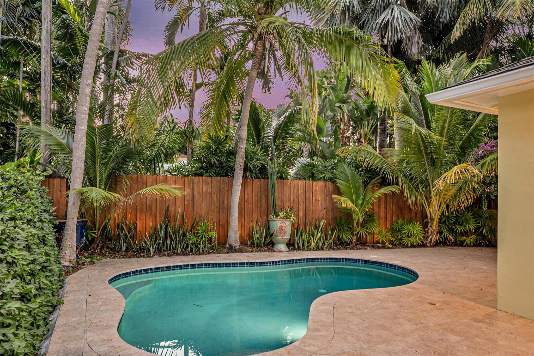 VICTORIA PARK CORR AMEN P - Residential